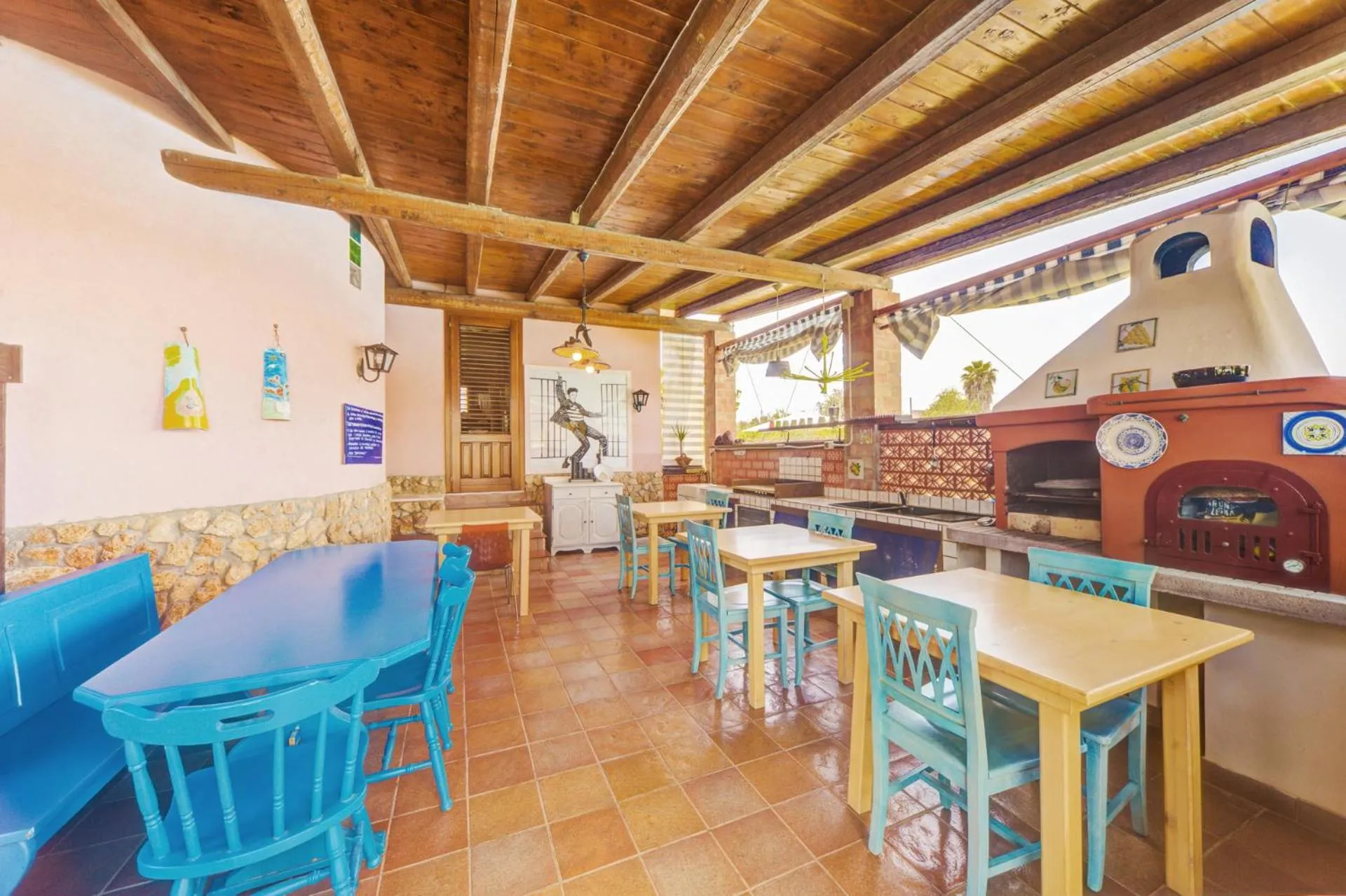 Communal lounge/ TV room in B&B Sicilia Bella