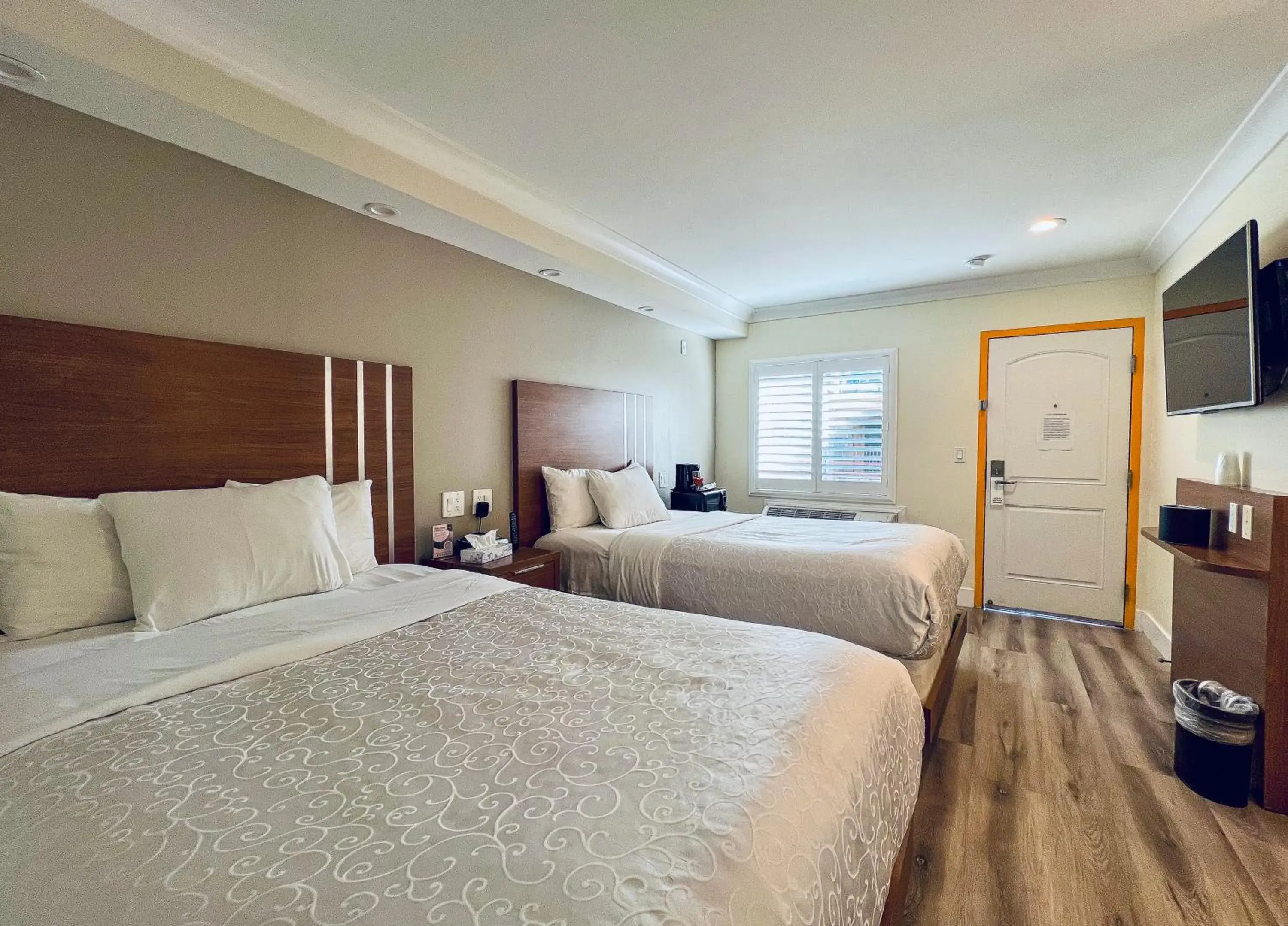 View (from property/room), Bed in Greenwich Inn View (from property/room), Bed in Greenwich Inn