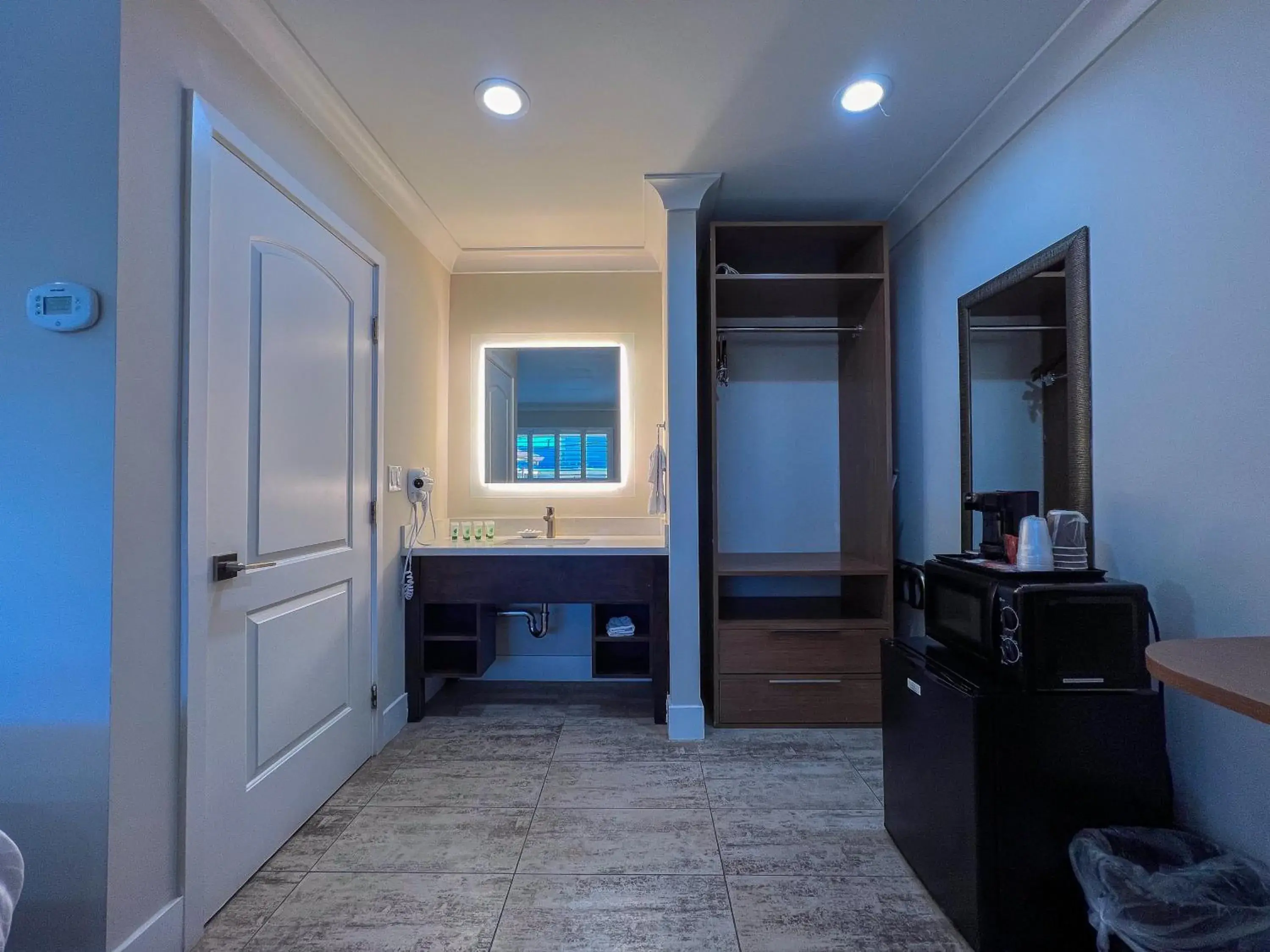 View (from property/room) in Greenwich Inn View (from property/room) in Greenwich Inn