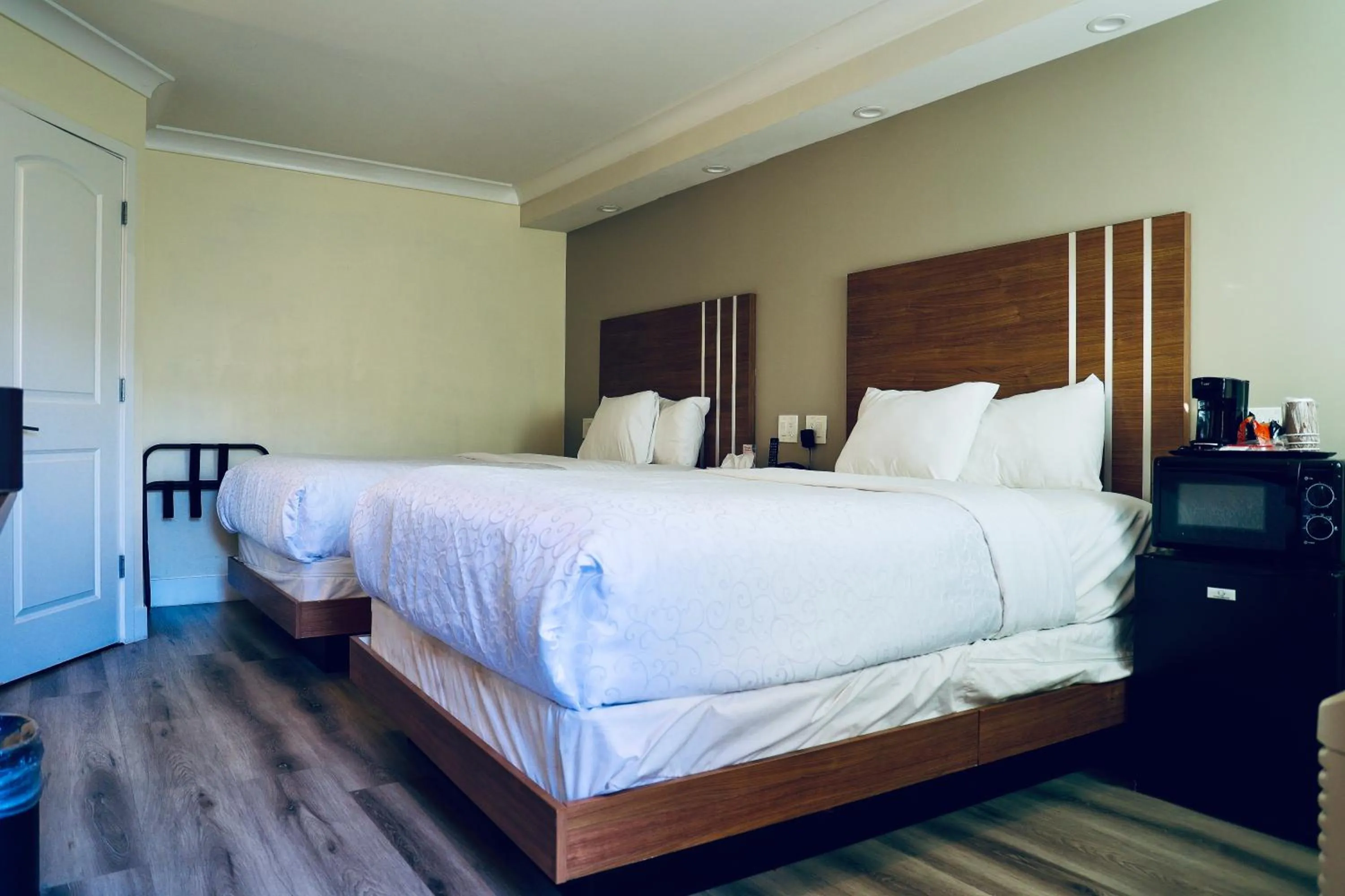 View (from property/room), Bed in Greenwich Inn