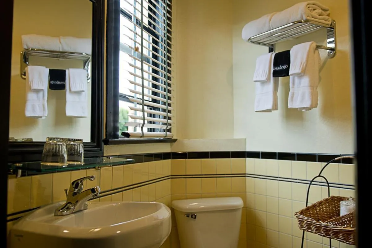 Bathroom in Hotel Boheme