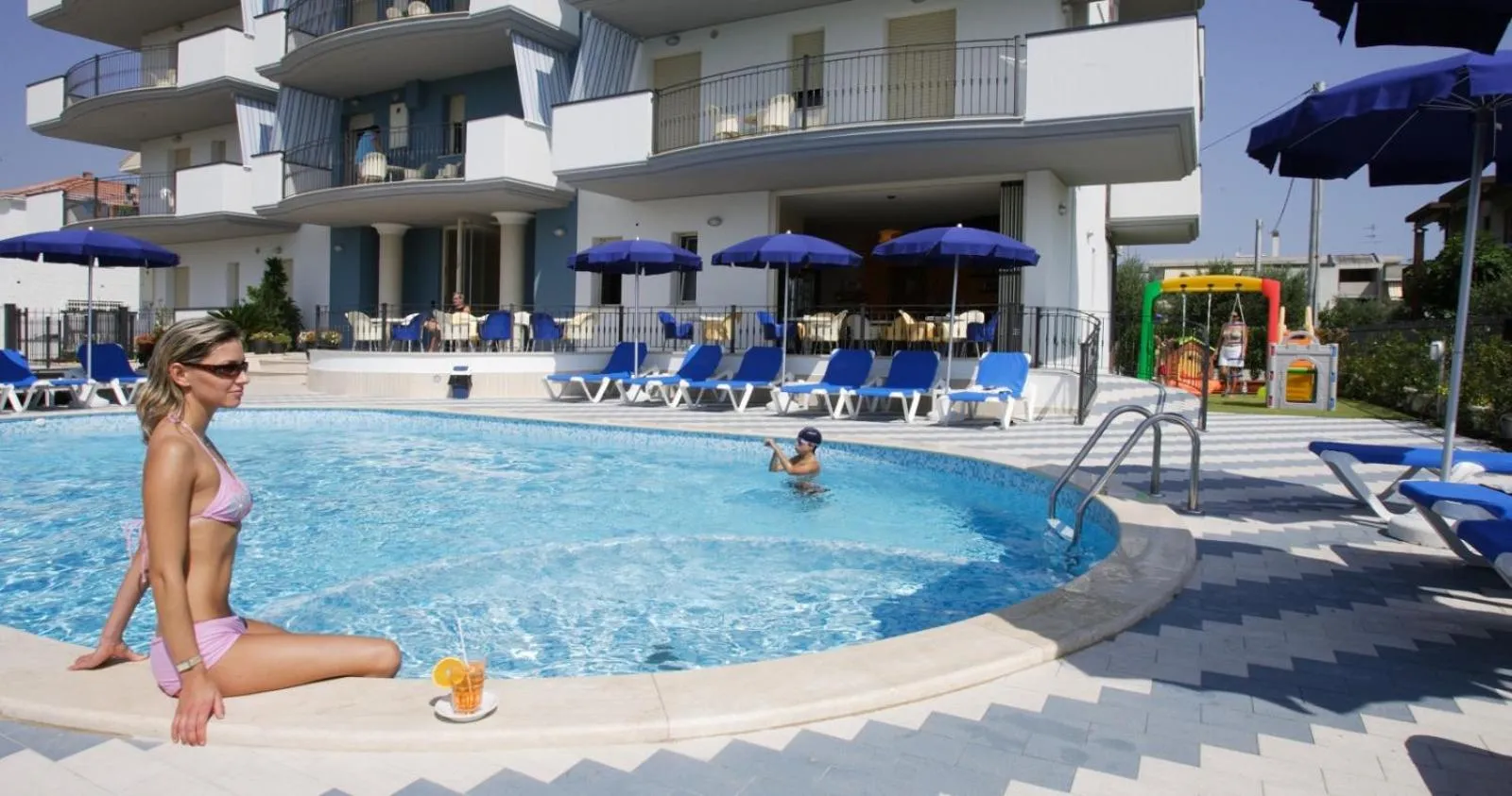 Swimming pool in Residence il Girasole 1