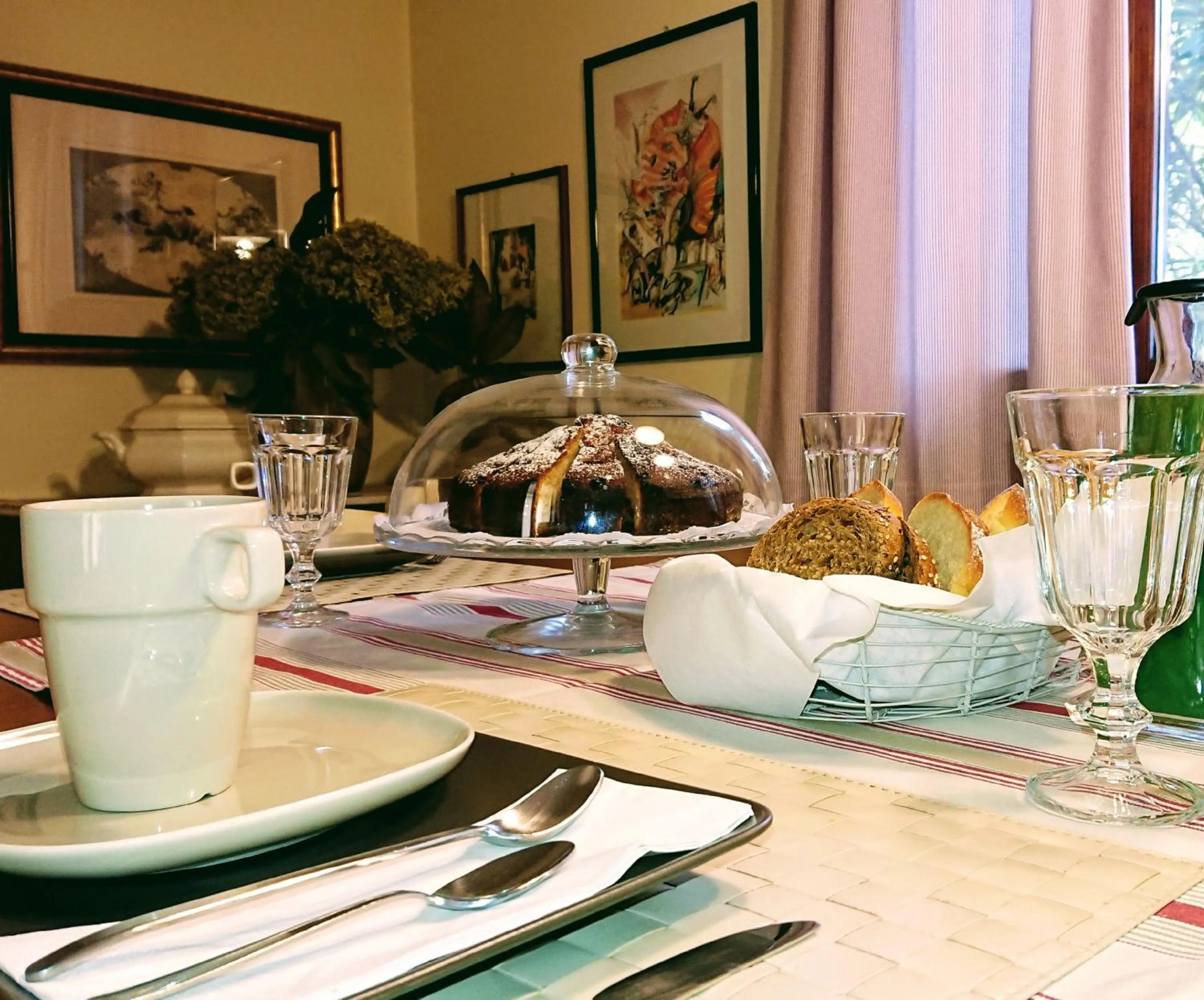 Food and drinks in La Casa del Giardiniere