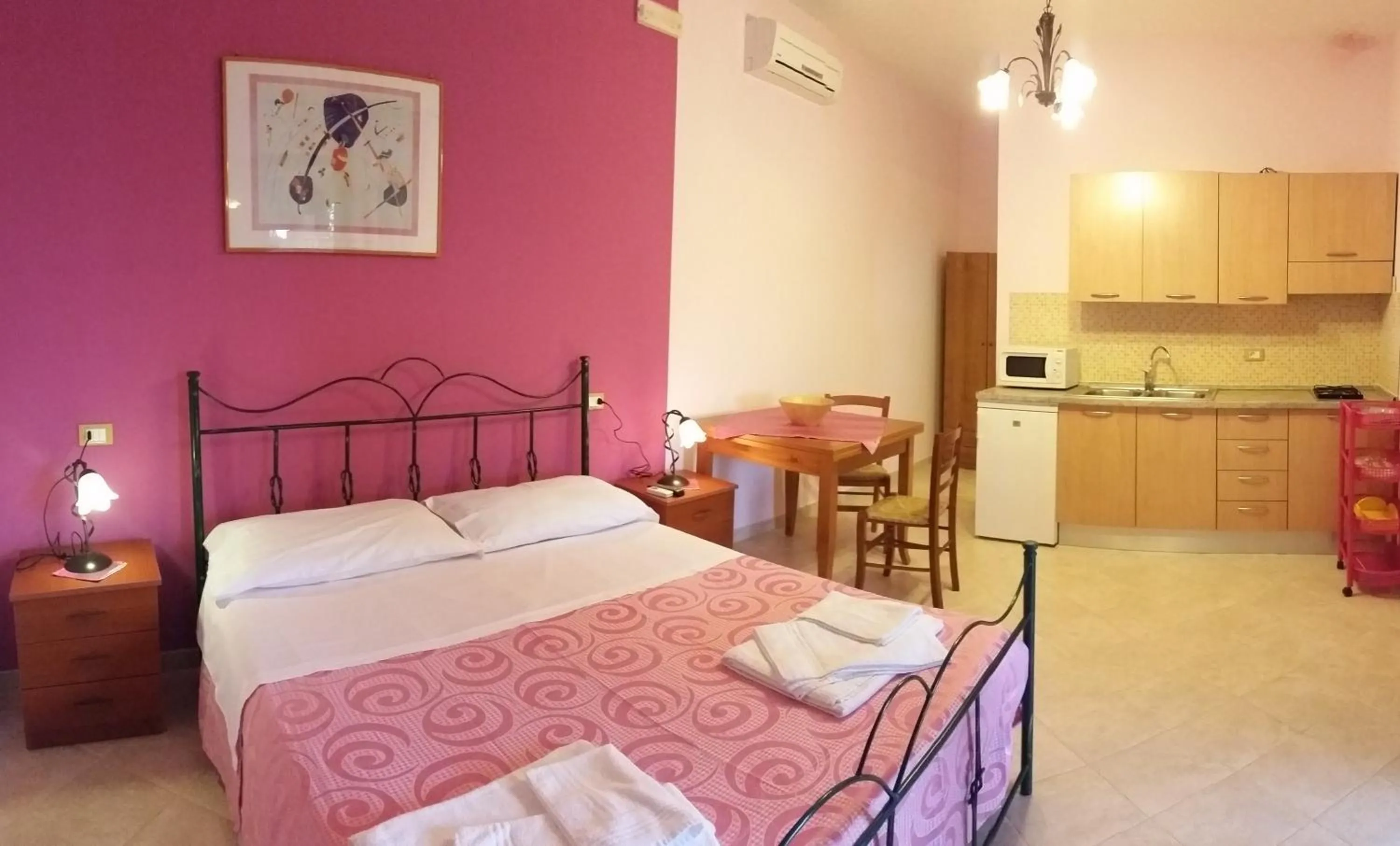 Photo of the whole room, Bed in La palma vacanze