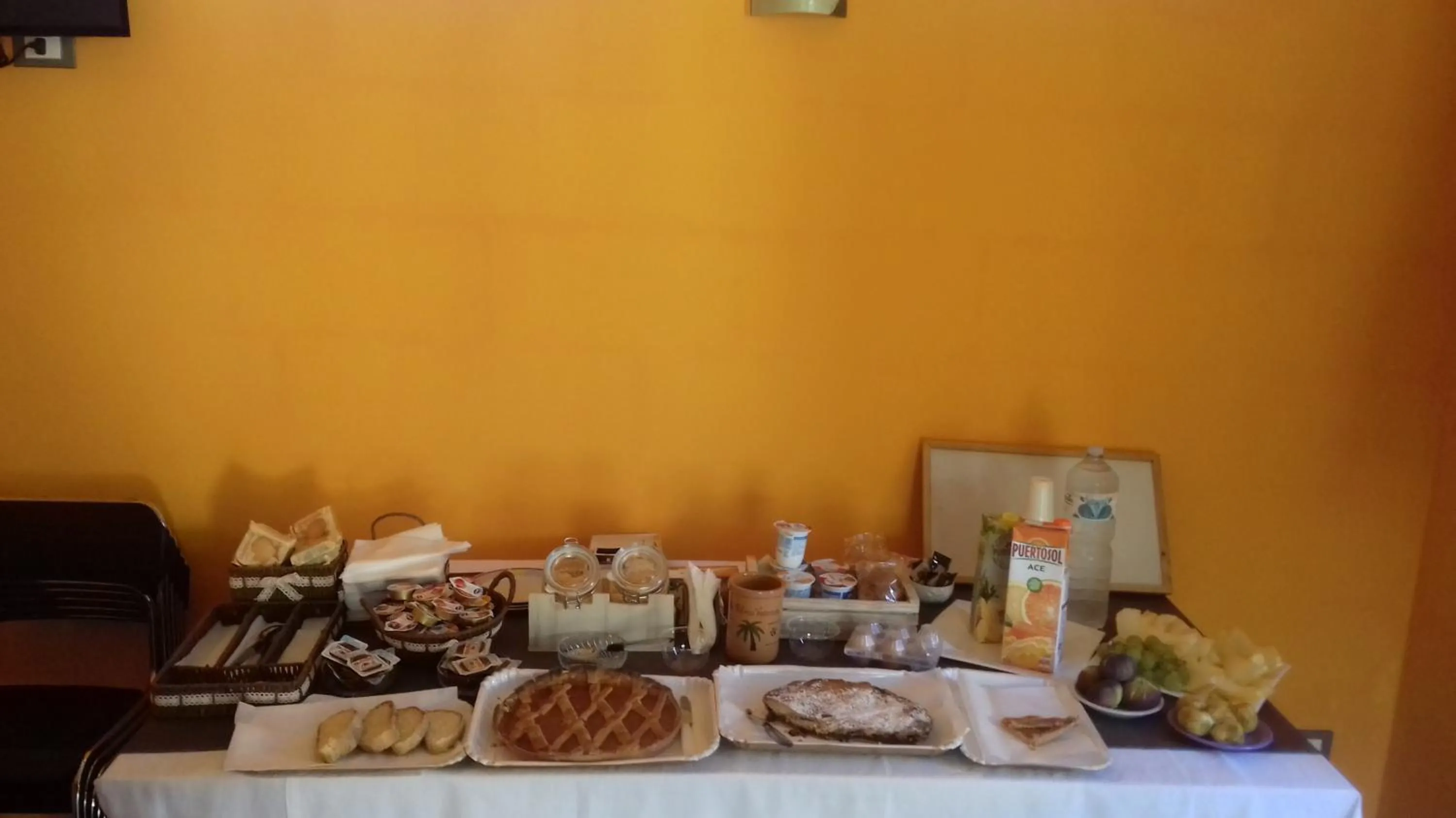 Buffet breakfast in La palma vacanze