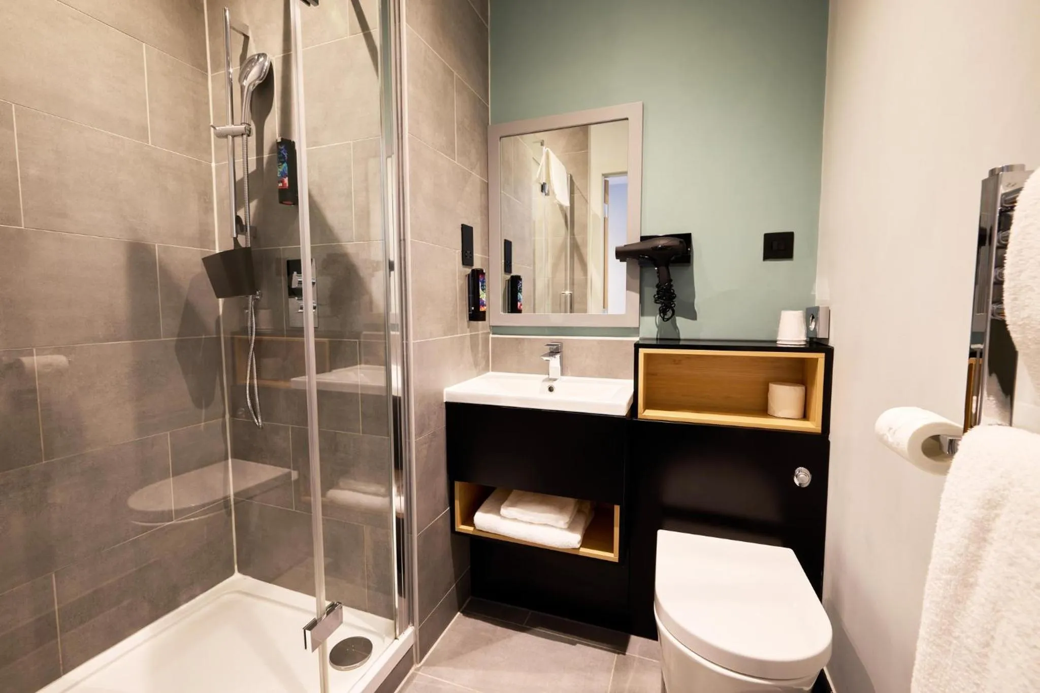 Bathroom in Holiday Inn - the niu, Loom Manchester North by IHG