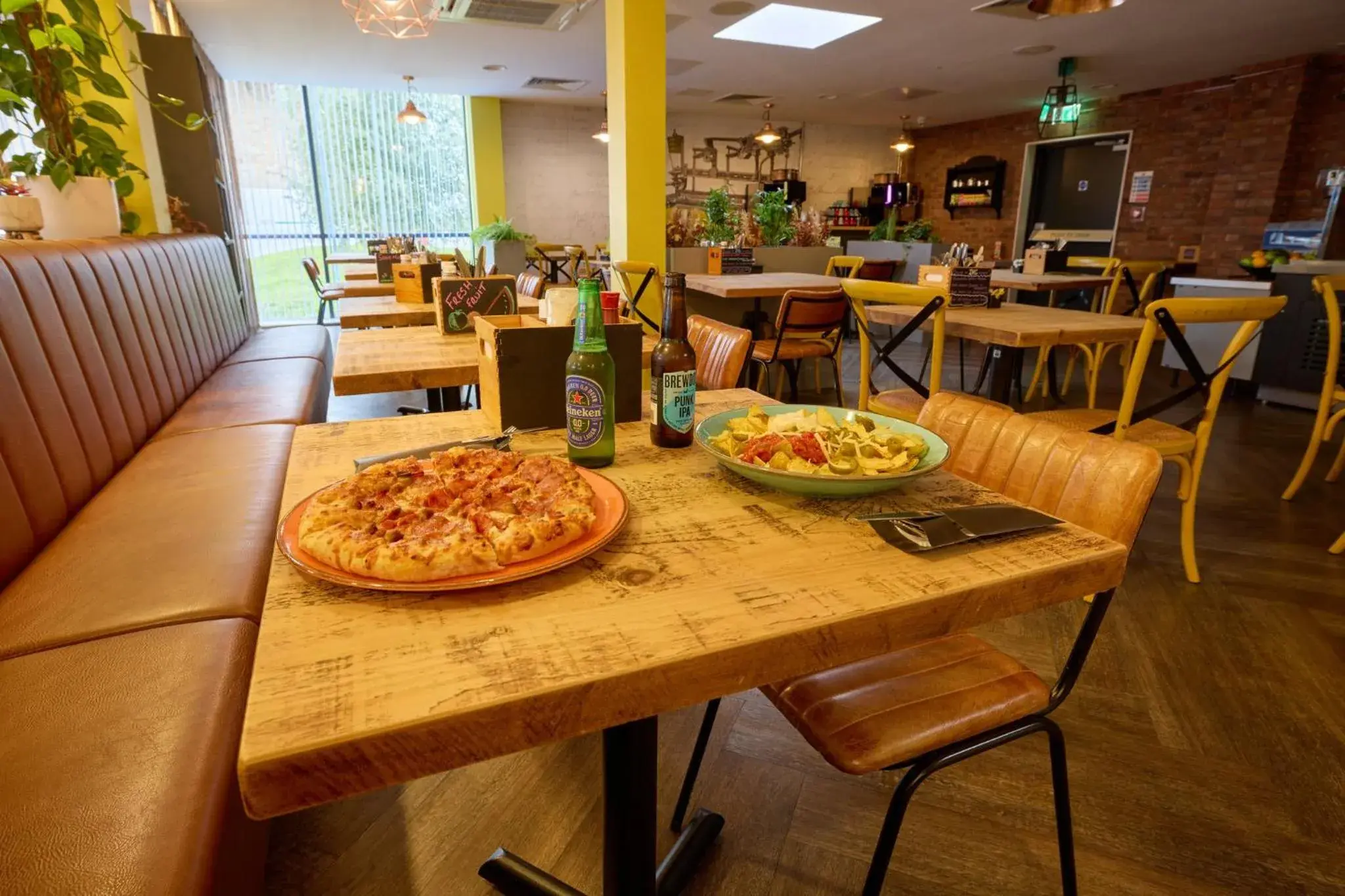 Restaurant/places to eat in Holiday Inn - the niu, Loom Manchester North by IHG Restaurant/places to eat in Holiday Inn - the niu, Loom Manchester North by IHG