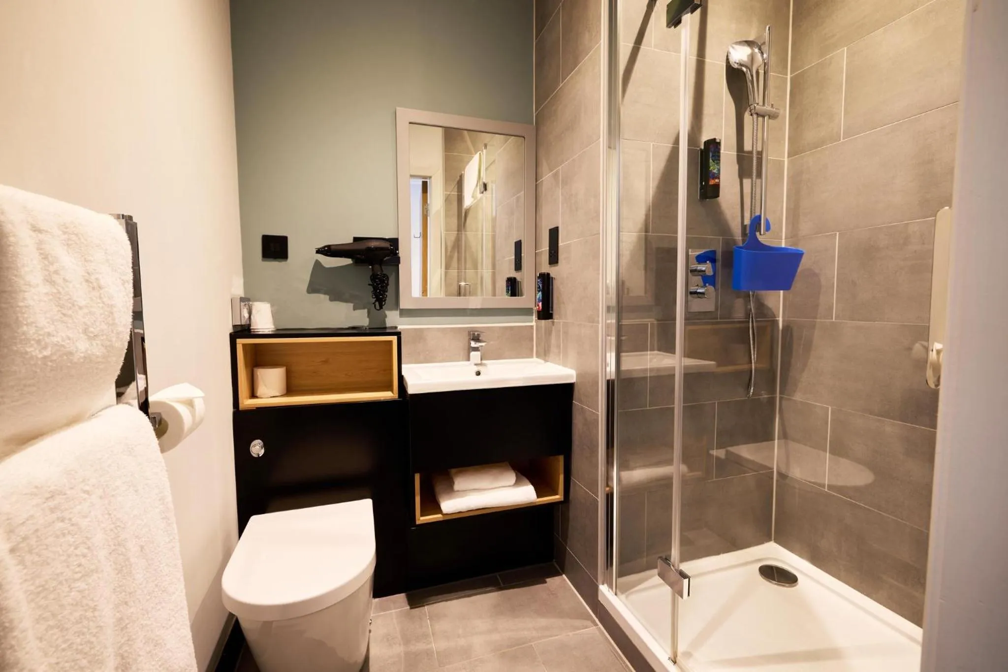 Photo of the whole room in Holiday Inn - the niu, Loom Manchester North by IHG