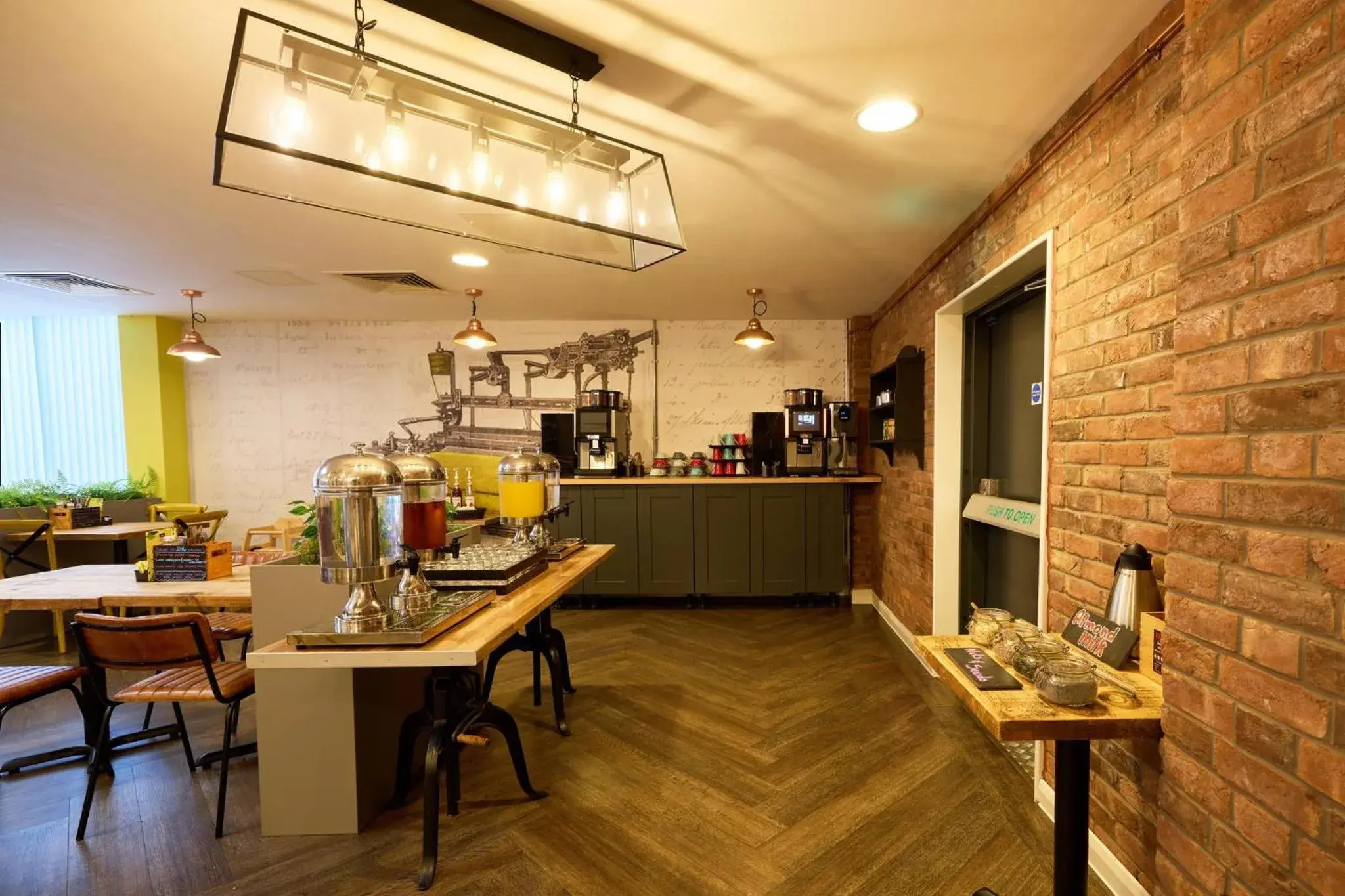 Restaurant/places to eat in Holiday Inn - the niu, Loom Manchester North by IHG Restaurant/places to eat in Holiday Inn - the niu, Loom Manchester North by IHG