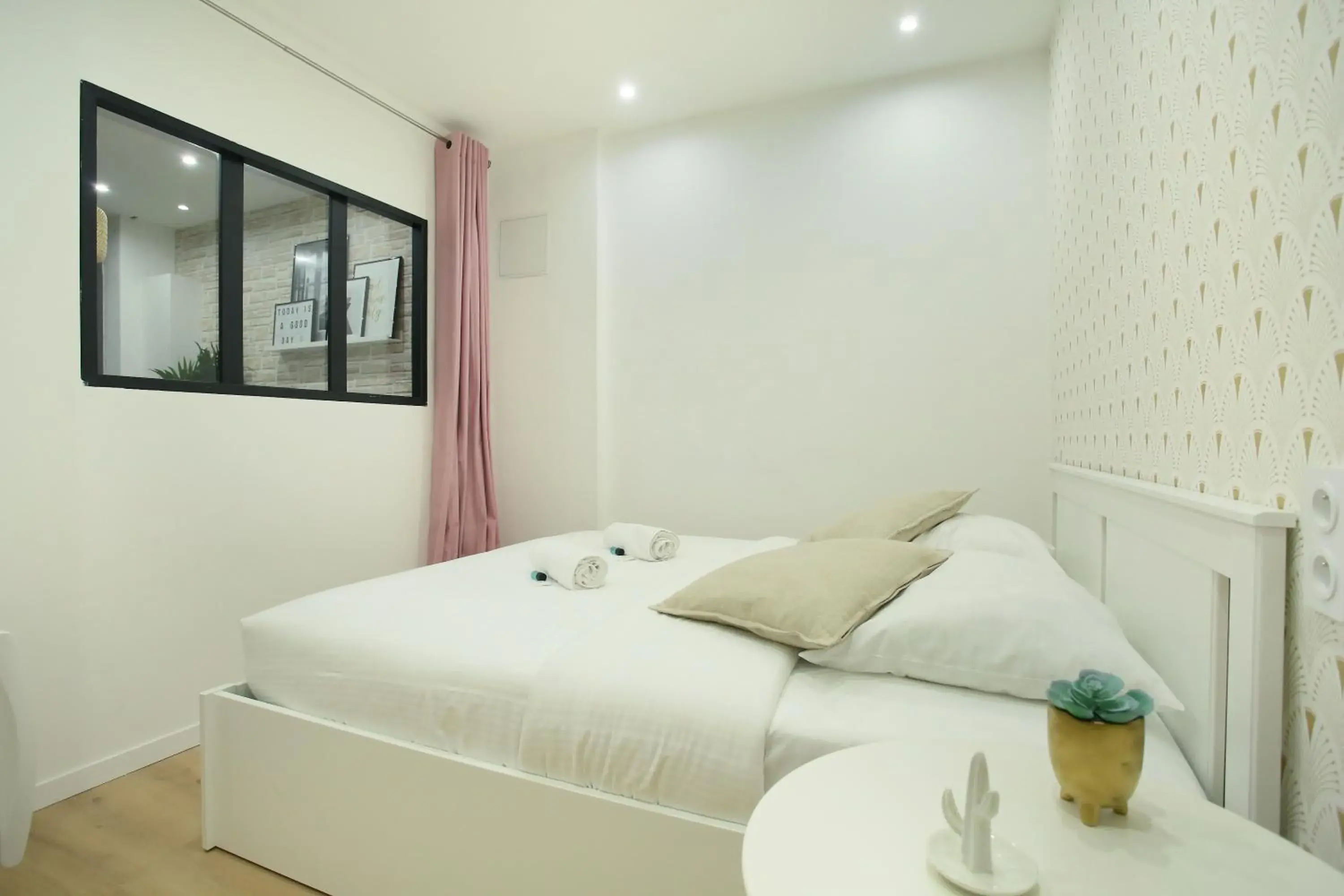 Rent a Room - 253, 2BDR Center of PARIS Rent a Room - 253, 2BDR Center of PARIS