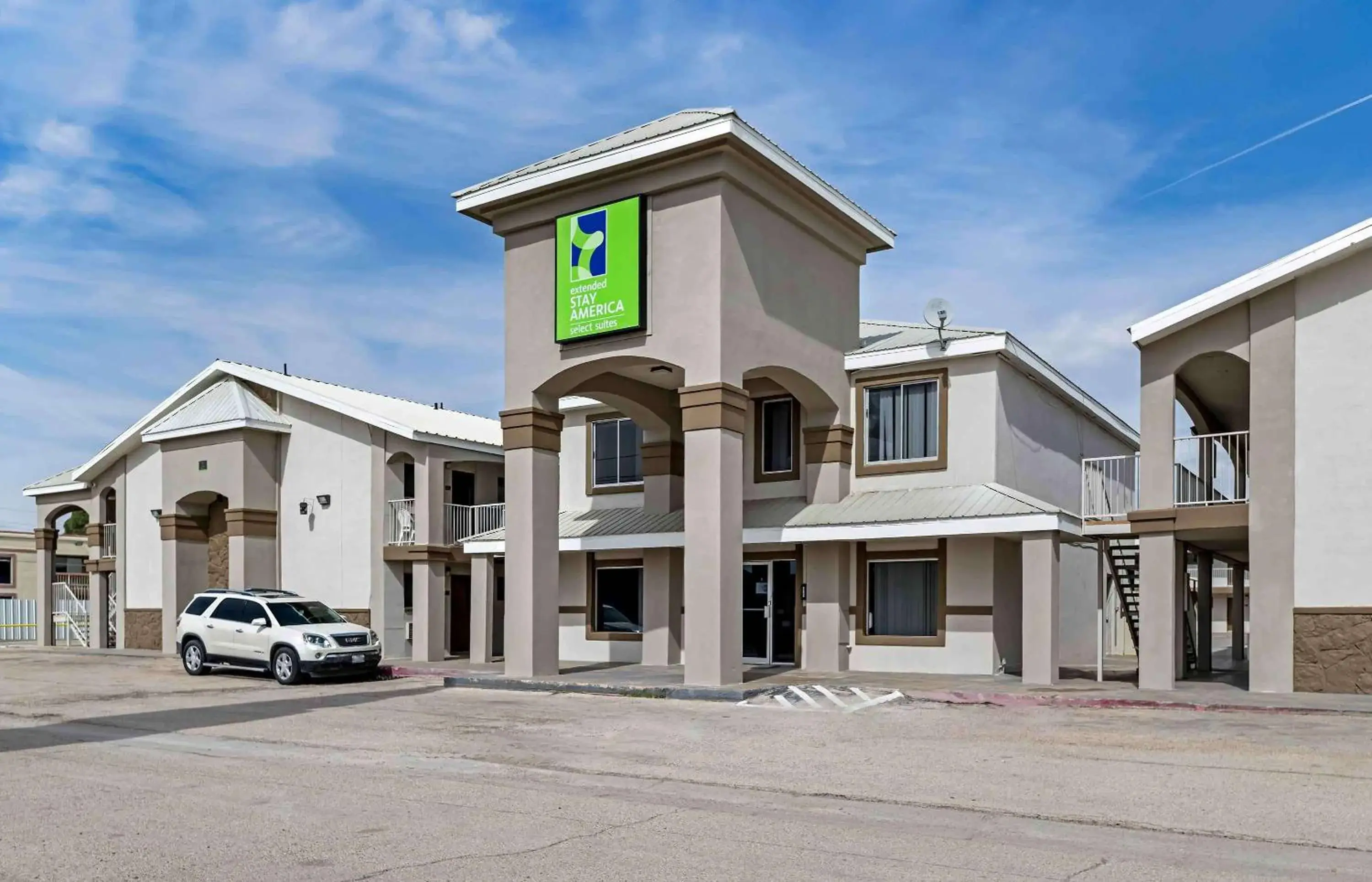 Property building in Extended Stay America Select Suites - Odessa Property building in Extended Stay America Select Suites - Odessa