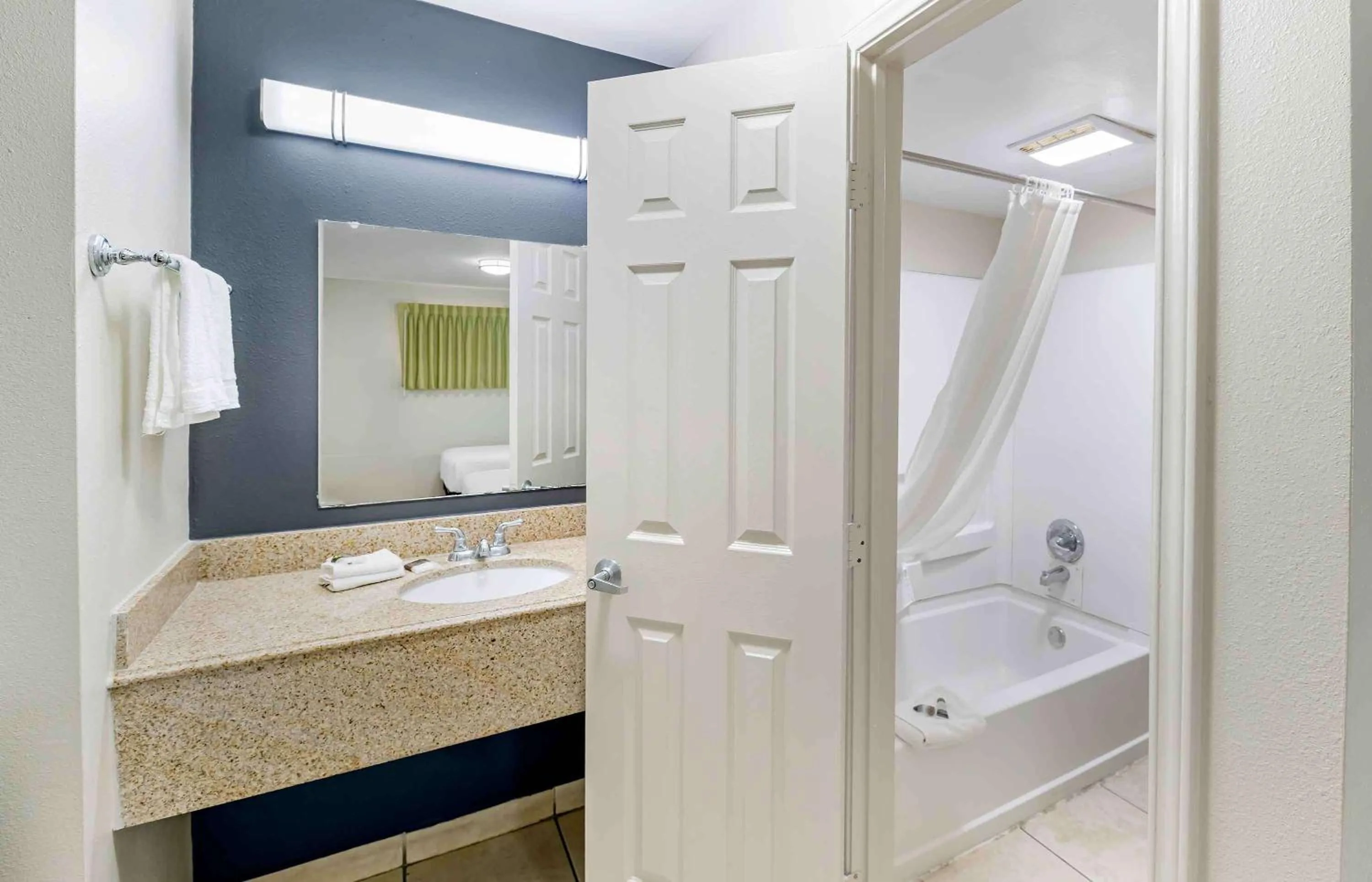 Bathroom in Extended Stay America Select Suites - Odessa