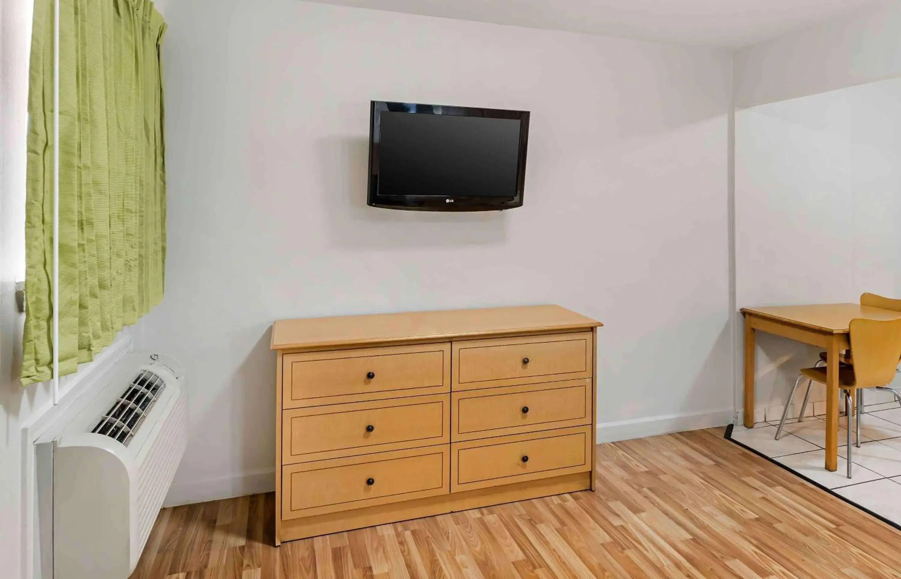 Bedroom in Extended Stay America Select Suites - Odessa Bedroom in Extended Stay America Select Suites - Odessa