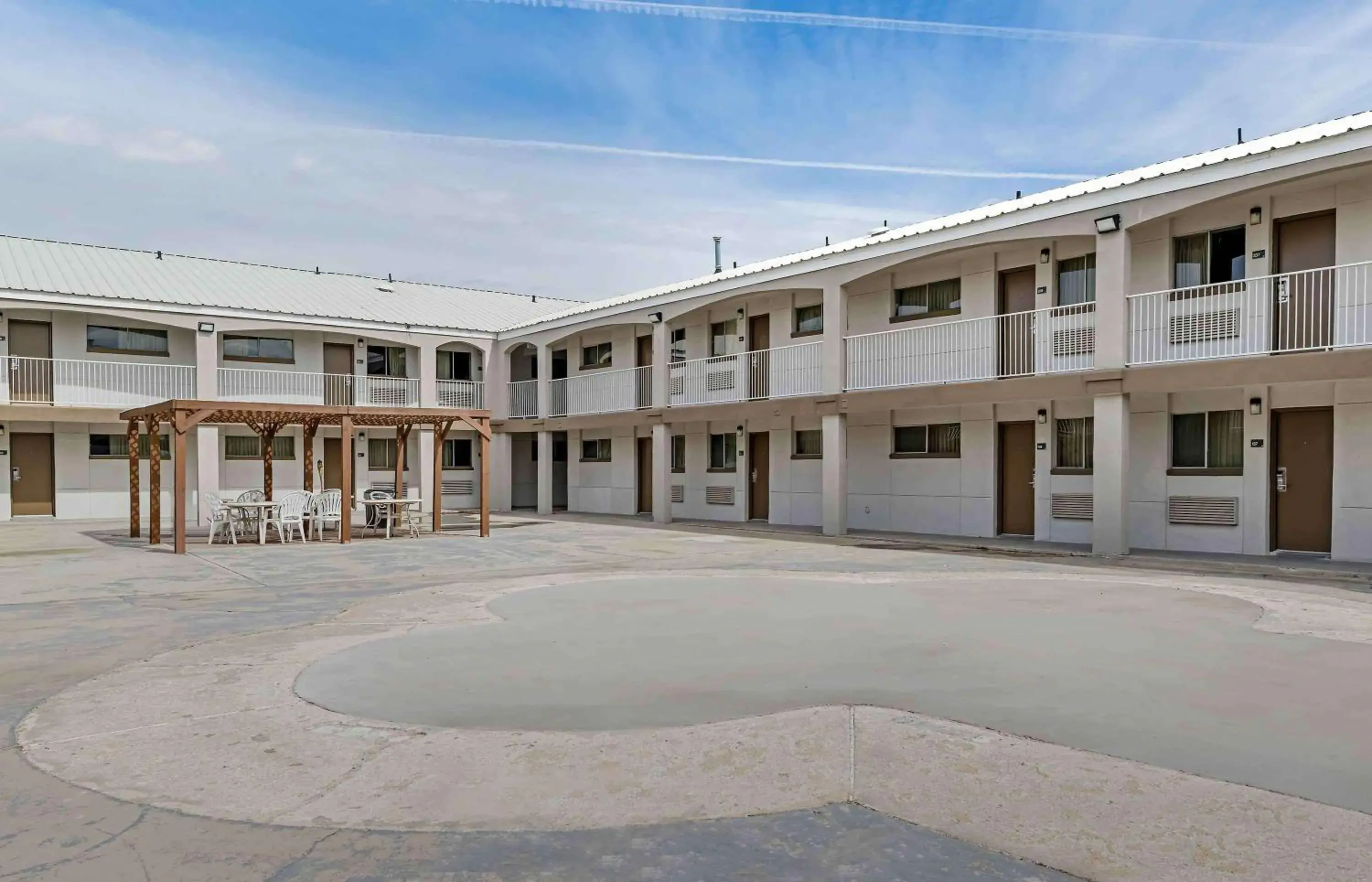 Property building in Extended Stay America Select Suites - Odessa Property building in Extended Stay America Select Suites - Odessa