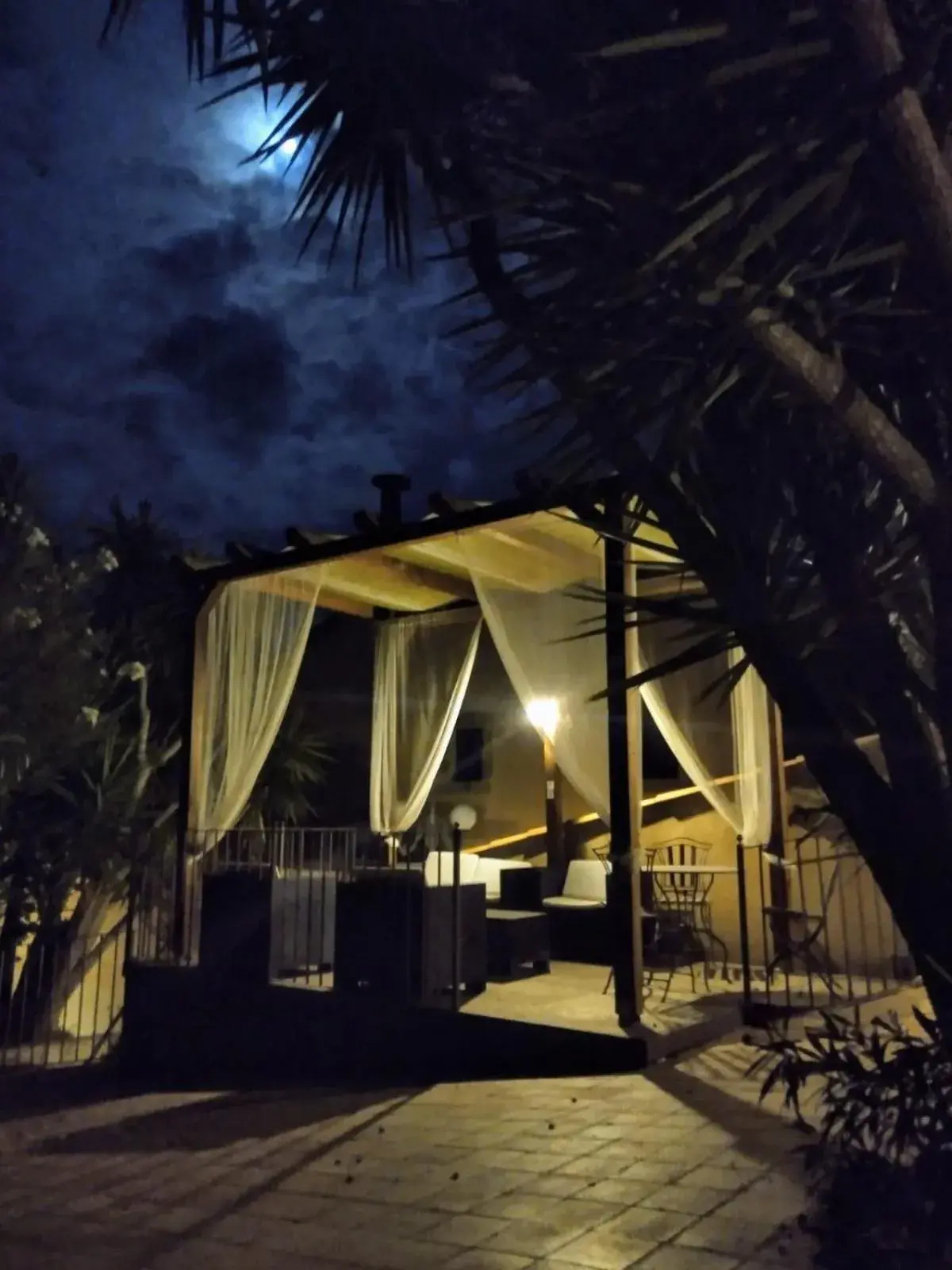 Property building in Villa Tasca Property building in Villa Tasca