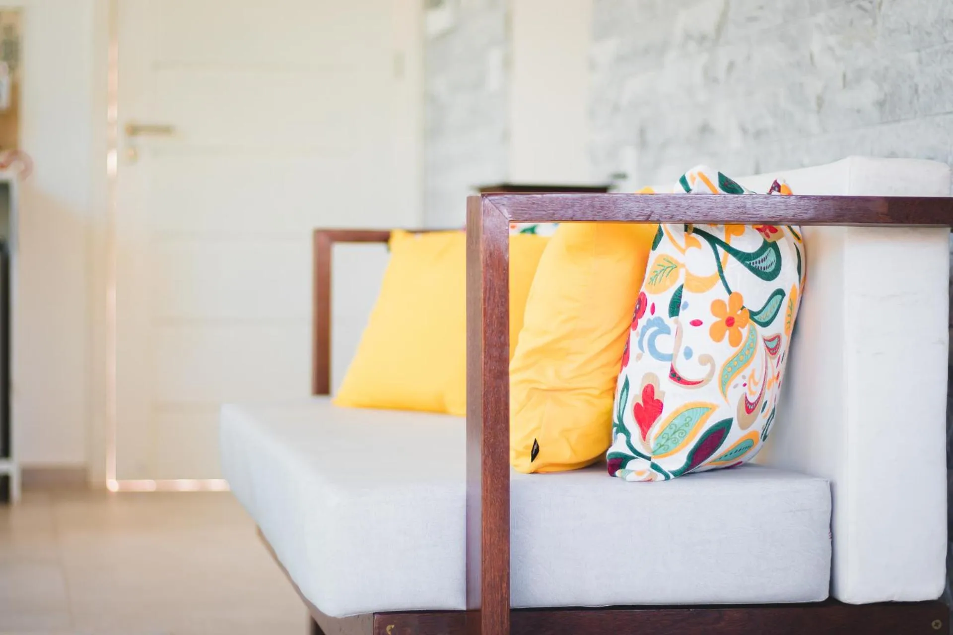 Living room, Bed in Pousada Amanhecer