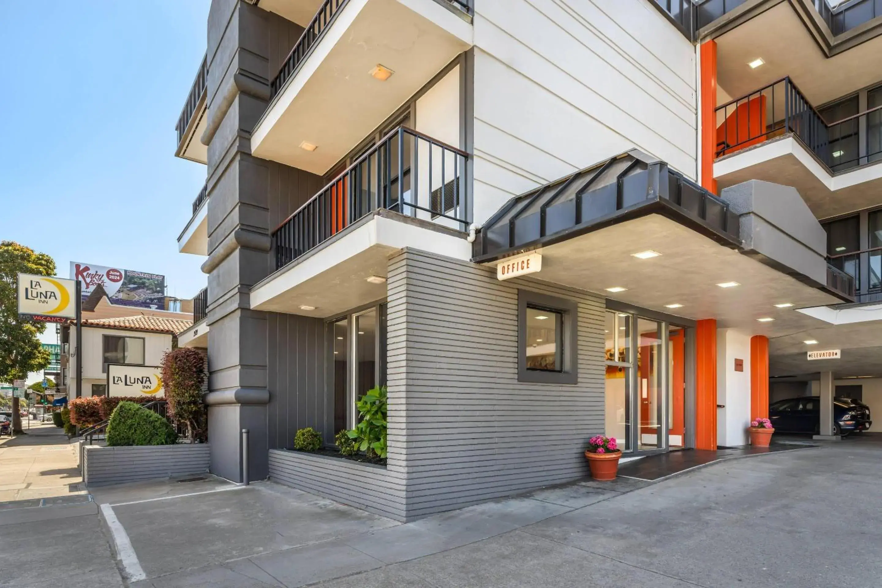 Property building in La Luna Inn, an Ascend Collection Hotel Property building in La Luna Inn, an Ascend Collection Hotel