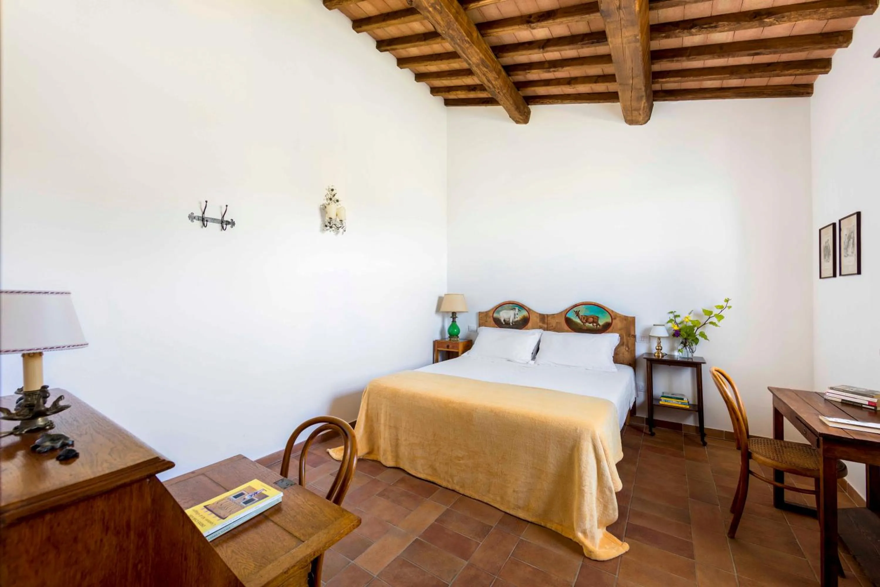 Photo of the whole room, Bed in Casetta Tartuchino