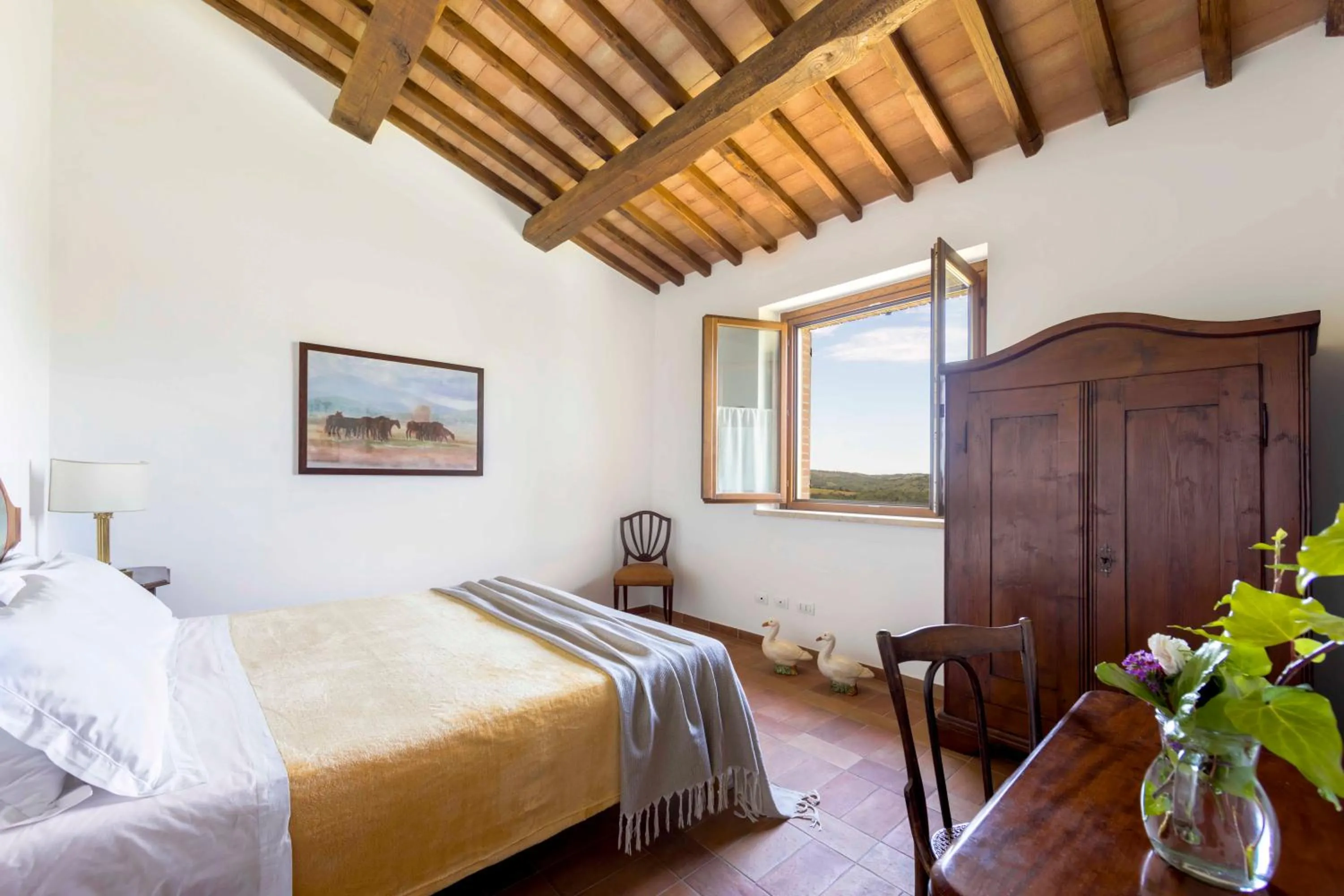 Photo of the whole room, Bed in Casetta Tartuchino