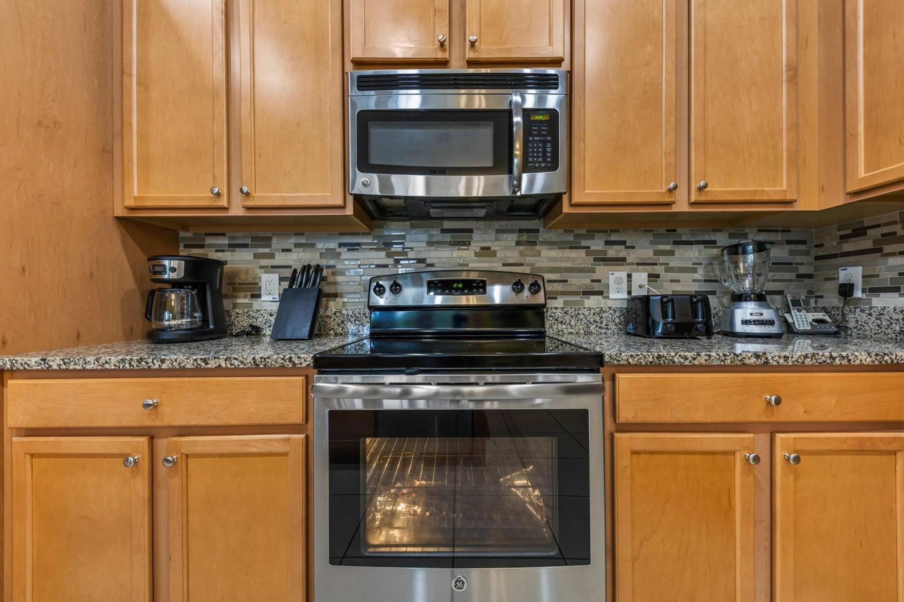 3b25b Townhouse 15 min from Disney Enclaves at Festival