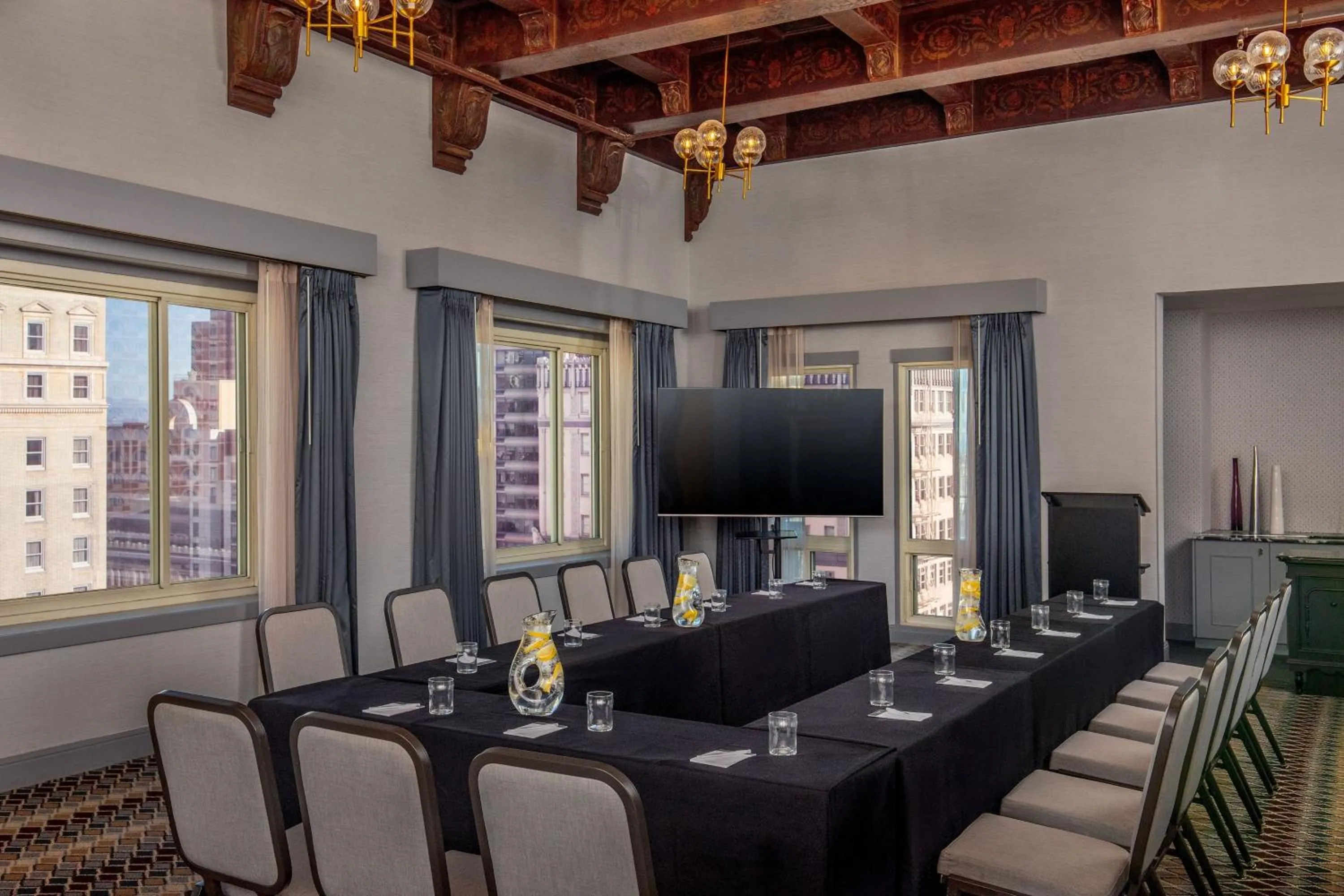 Meeting/conference room in Hotel Adagio, Autograph Collection