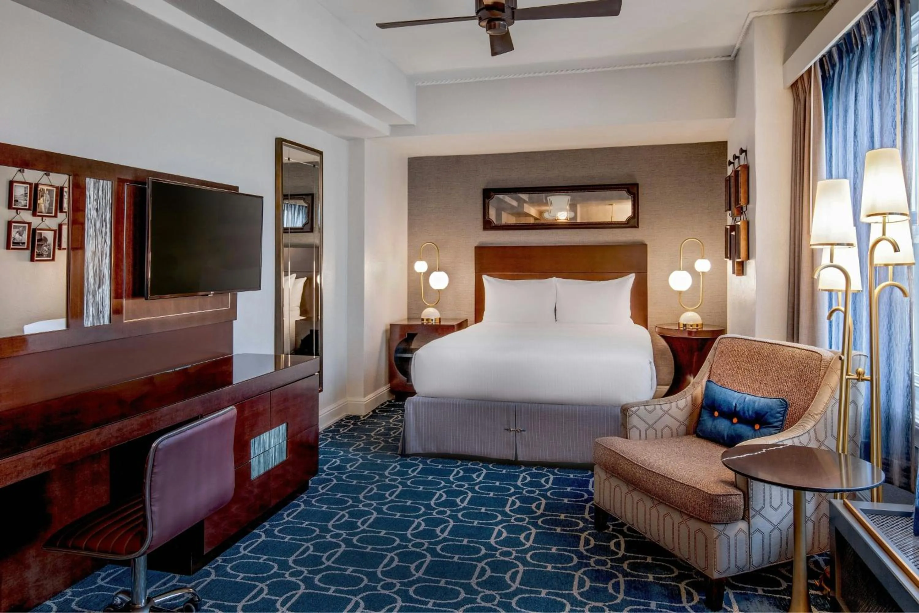 Photo of the whole room, Bed in Hotel Adagio, Autograph Collection