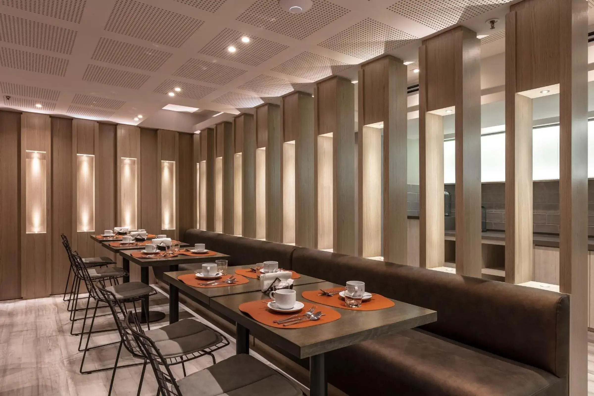 Restaurant/places to eat in Huinid Obelisco Hotel Restaurant/places to eat in Huinid Obelisco Hotel