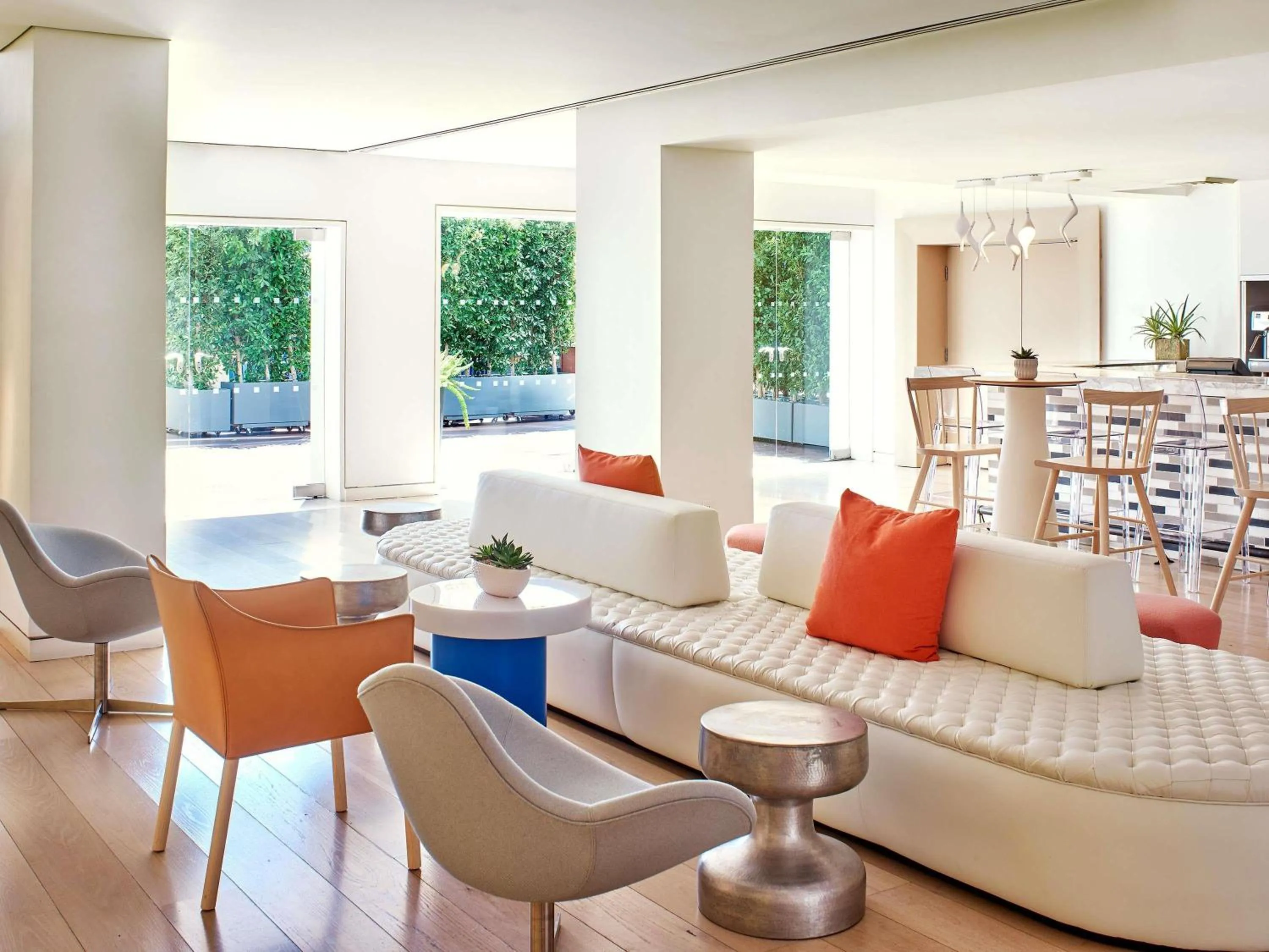 Restaurant/places to eat in Mondrian Los Angeles