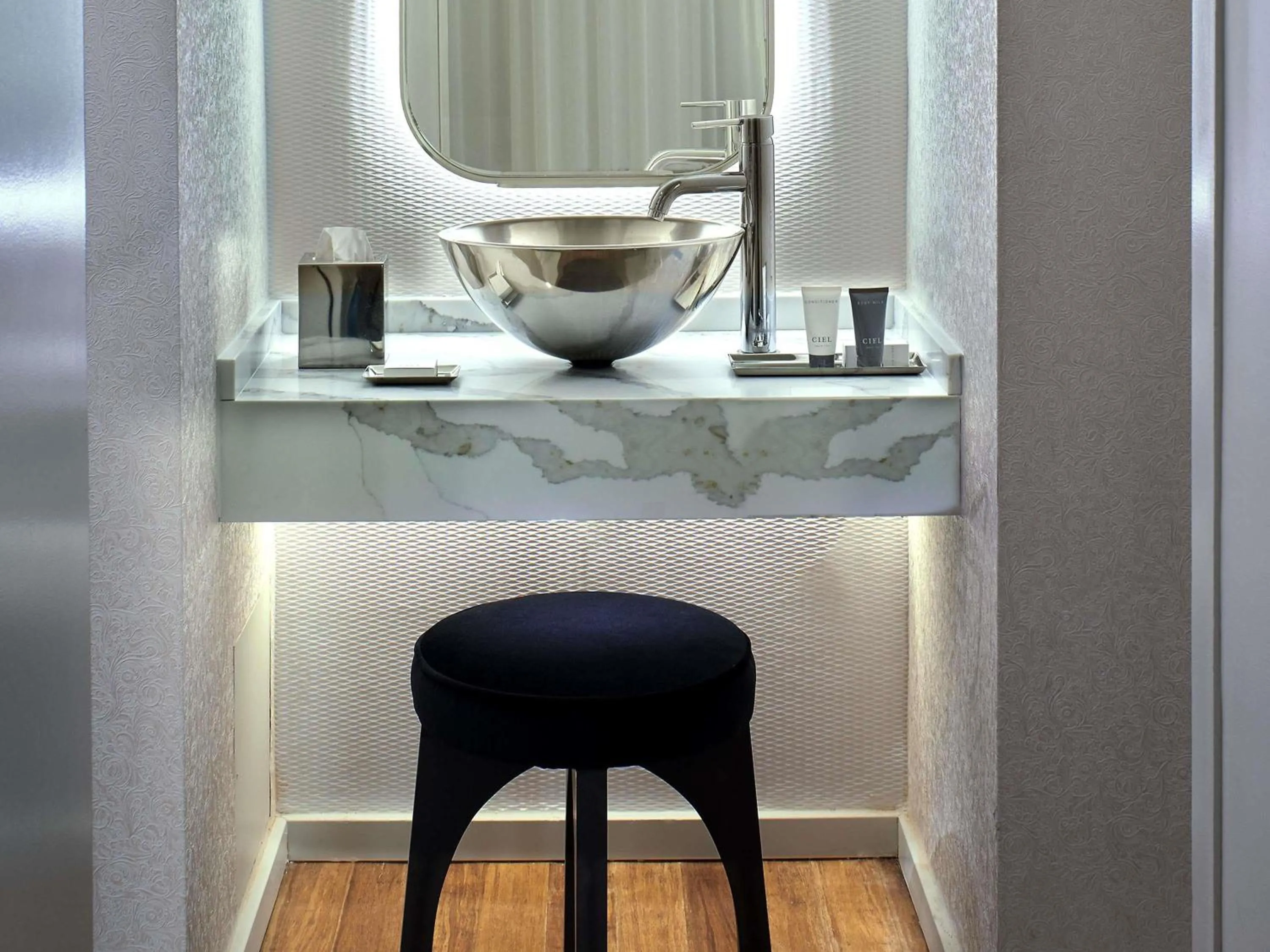 Bedroom in Mondrian Los Angeles