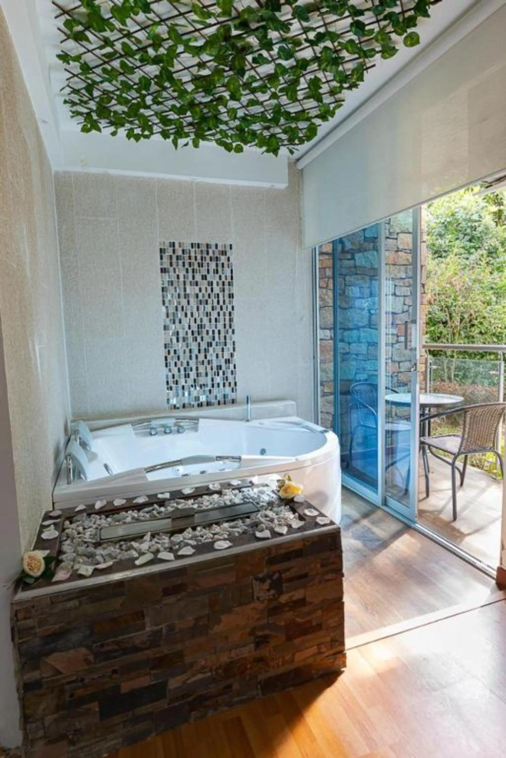 Hot Tub, Bed in Libertg Hotels Medellin