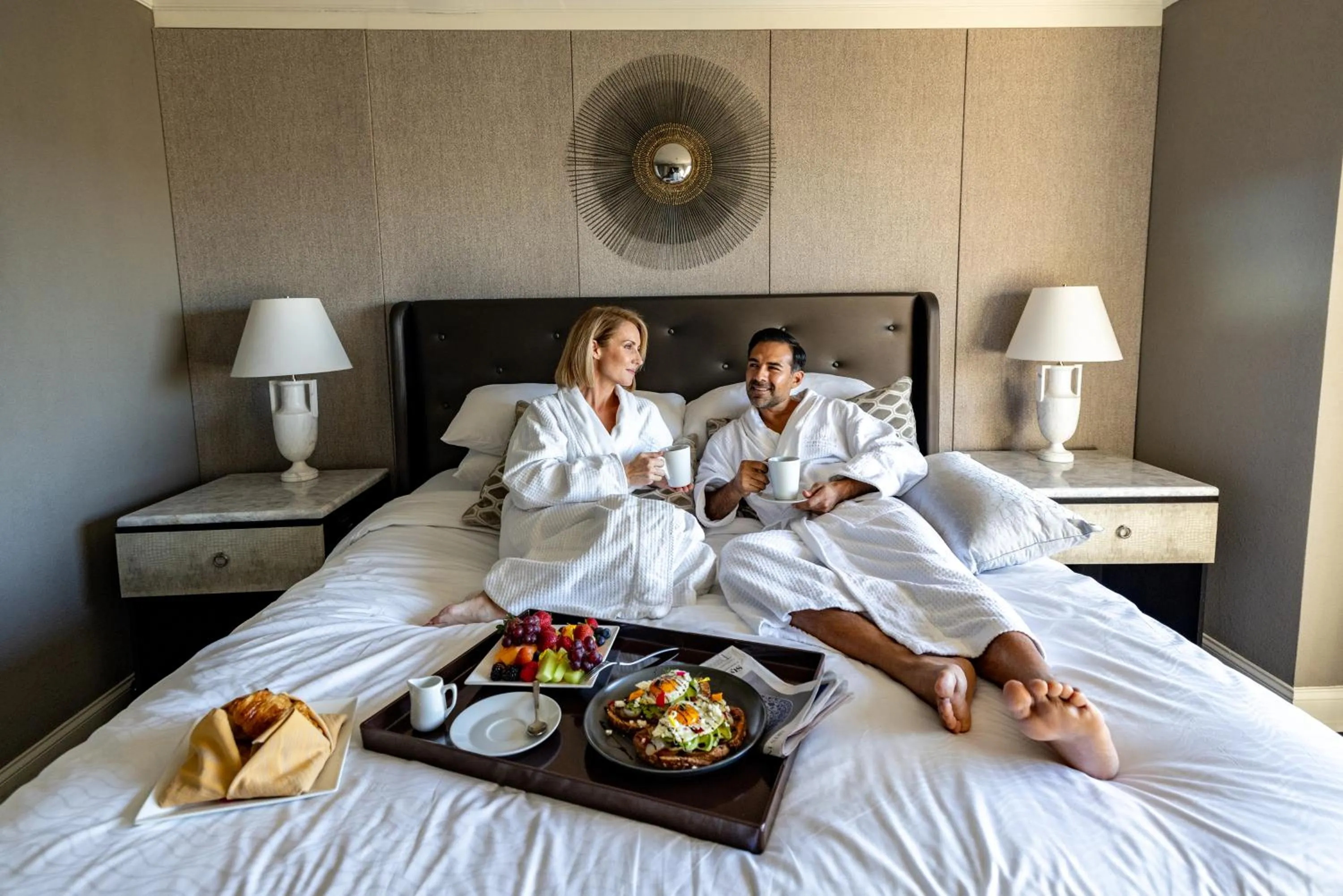 Food and drinks, Bed in Melrose Georgetown Hotel