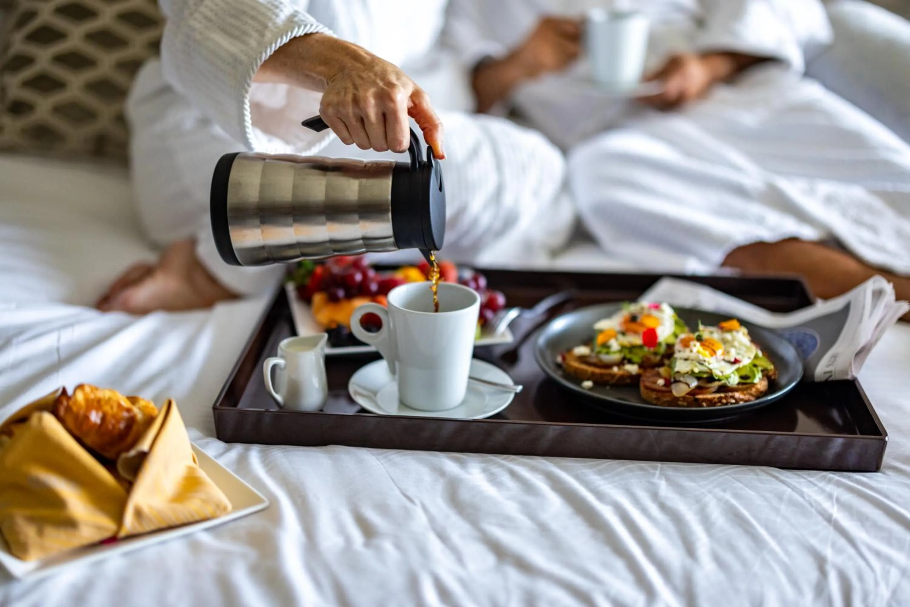 Food and drinks, Bed in Melrose Georgetown Hotel