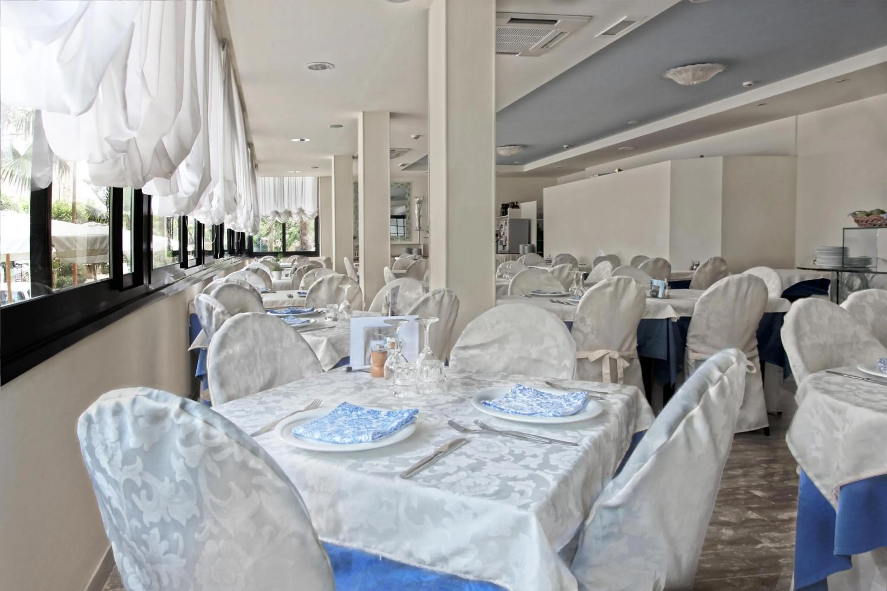 Restaurant/places to eat in Hotel Loretta & Dependance