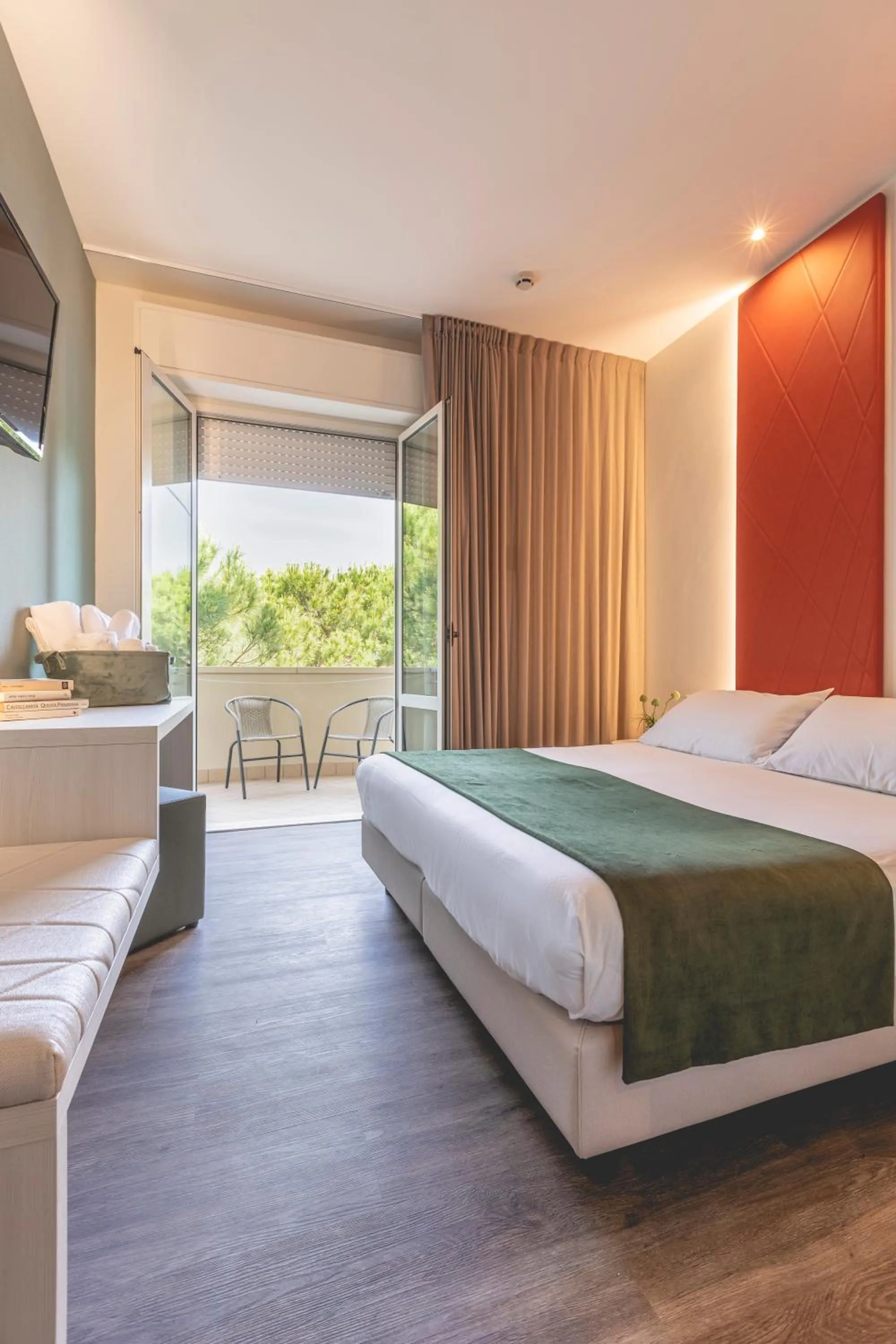 Bed in Hotel Loretta & Dependance