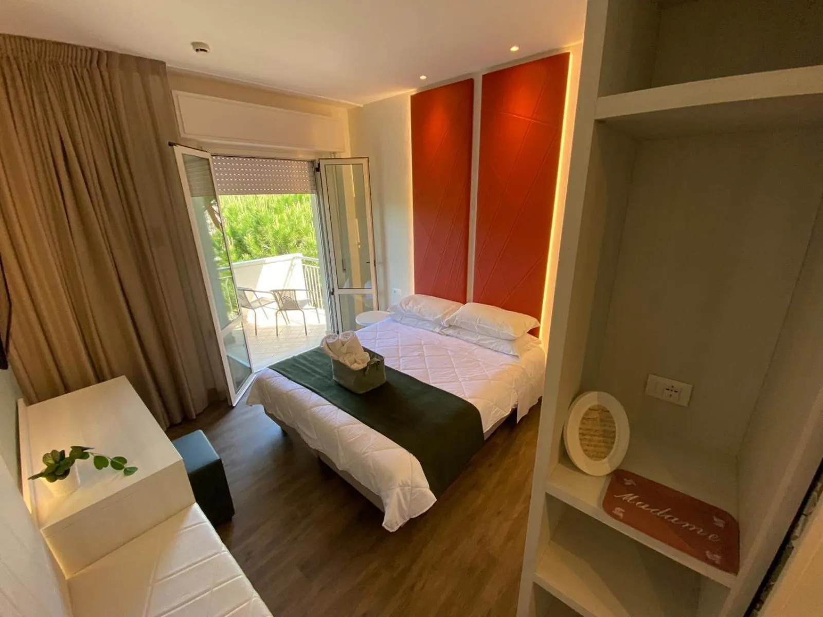 Bed in Hotel Loretta & Dependance