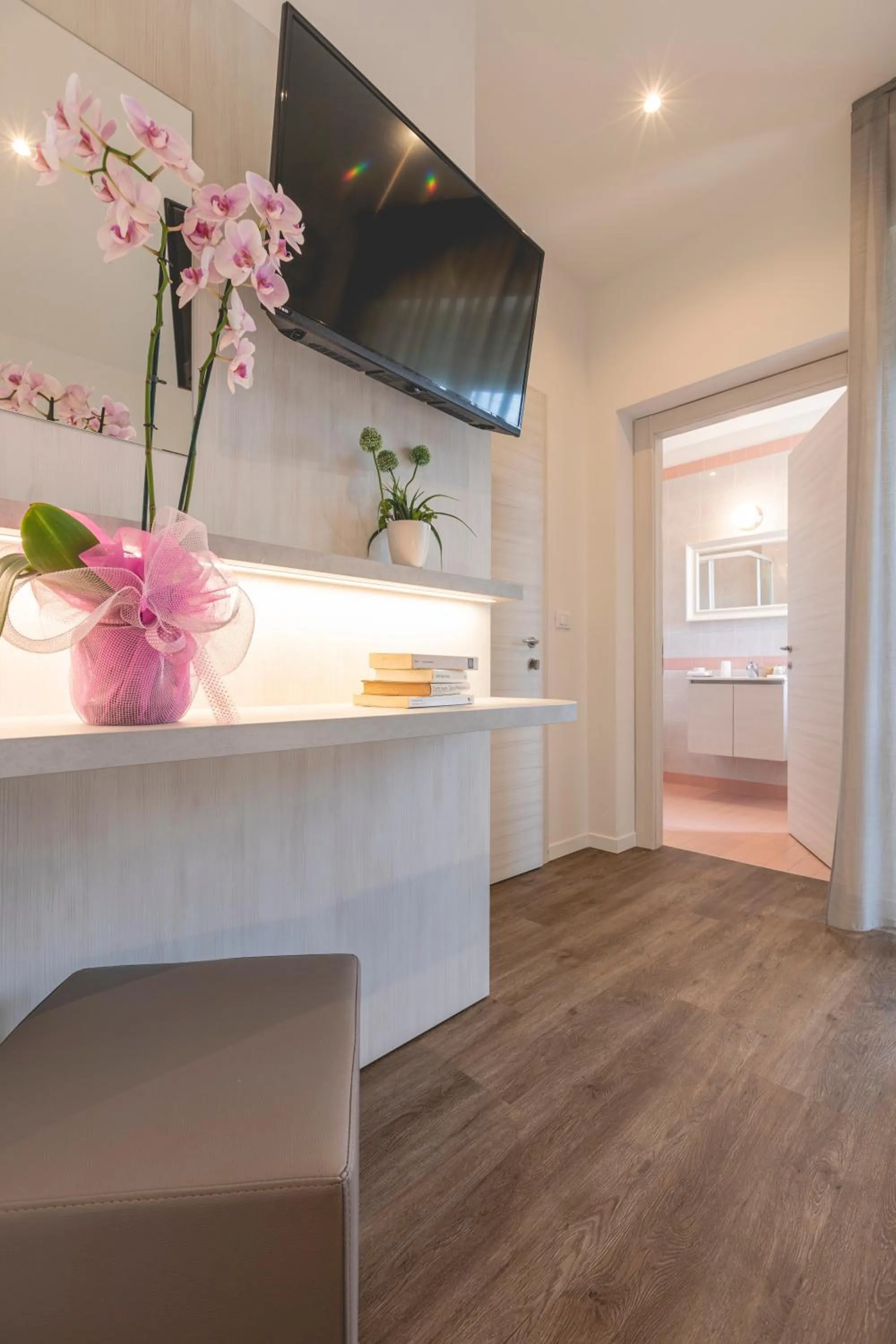 TV and multimedia in Hotel Loretta & Dependance