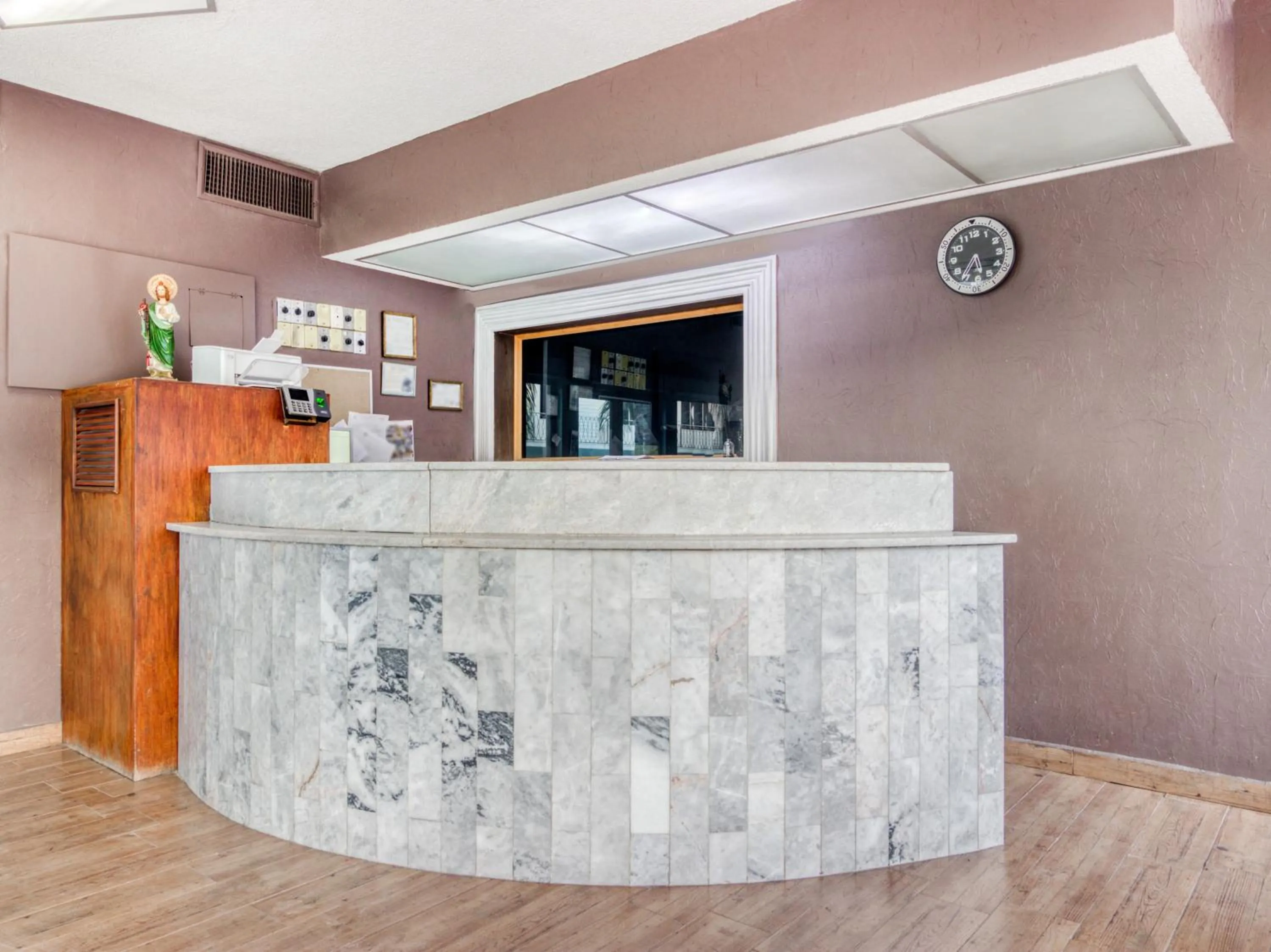 Lobby or reception in Capital O Hotel La Siesta, Gomez Palacio