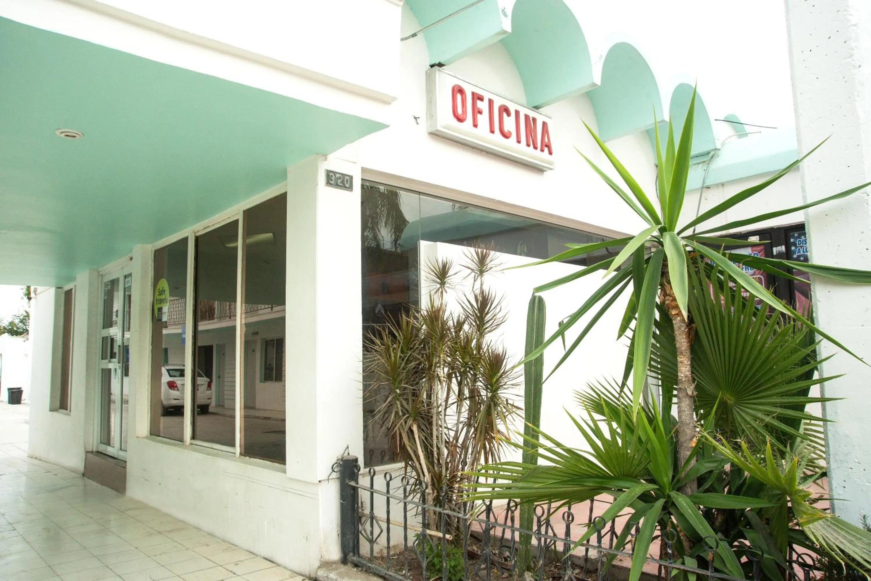 Facade/entrance in Hotel La Siesta, Gomez Palacio