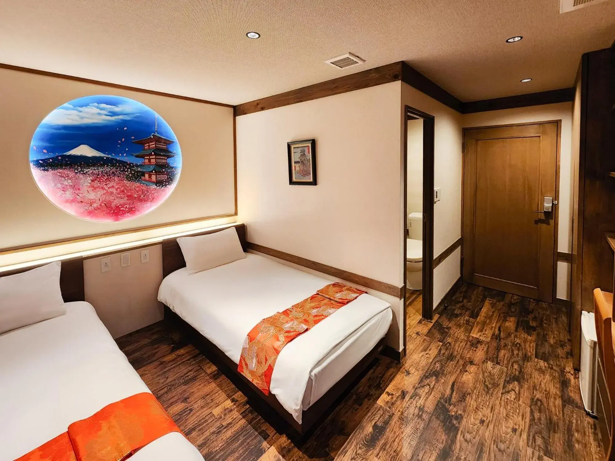 Twin Room with Extra Bed in 都電屋 TodenHotel Twin Room with Extra Bed in 都電屋 TodenHotel