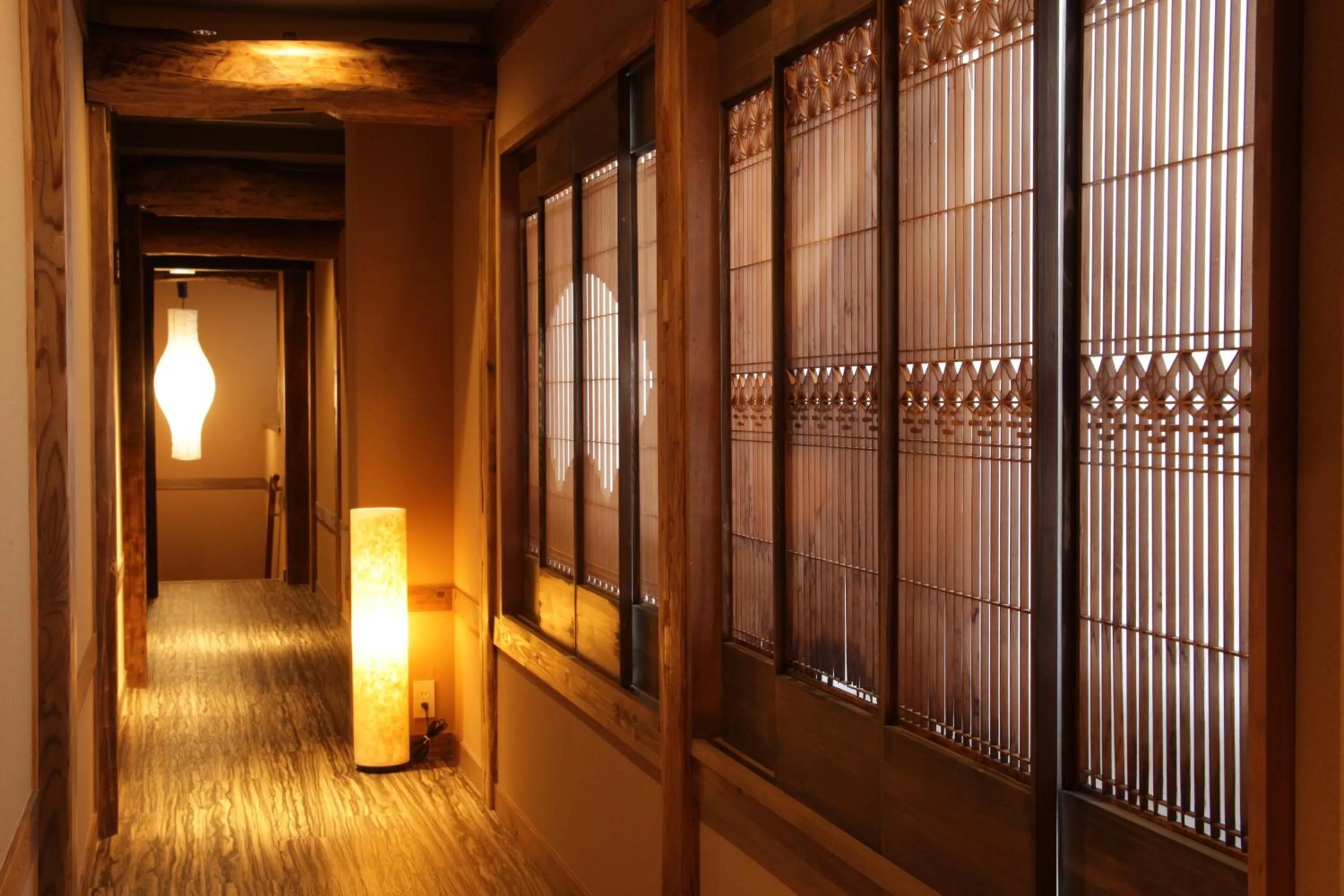 Decorative detail in 都電屋 TodenHotel