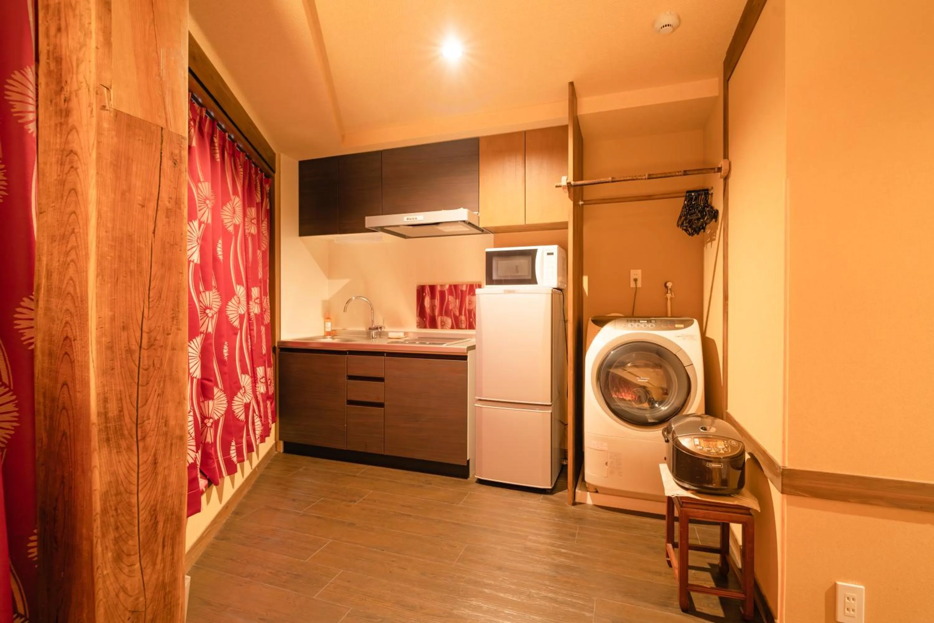 Kitchen or kitchenette in 都電屋 TodenHotel