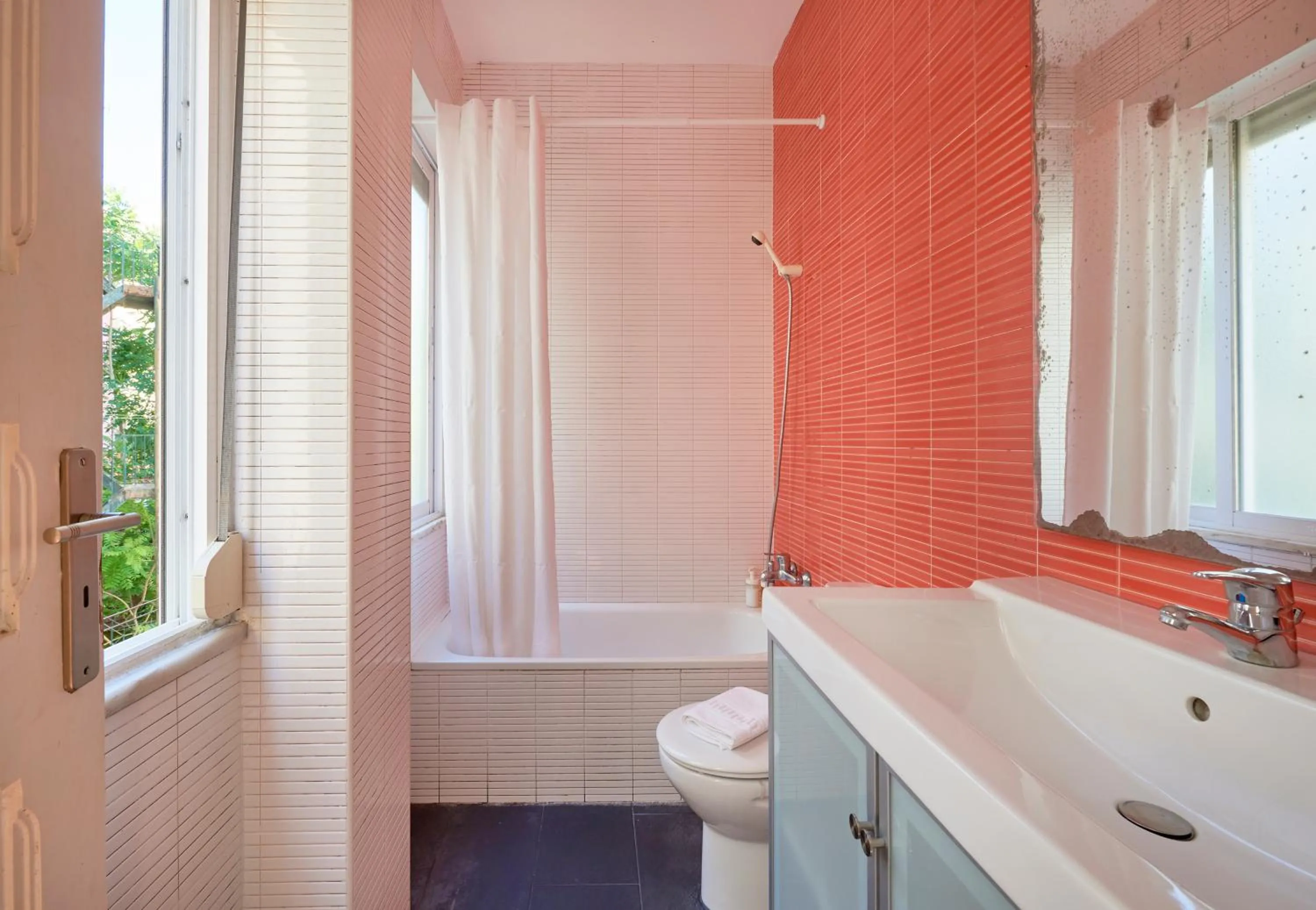 Renovated Spacious Baixa Apartment, By TimeCooler