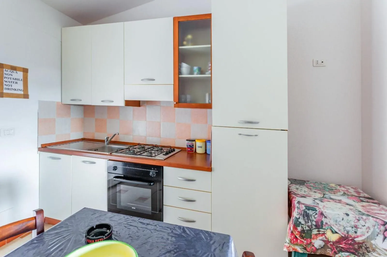 Kitchen or kitchenette in Comino Alto Agriturismo e Appartamenti