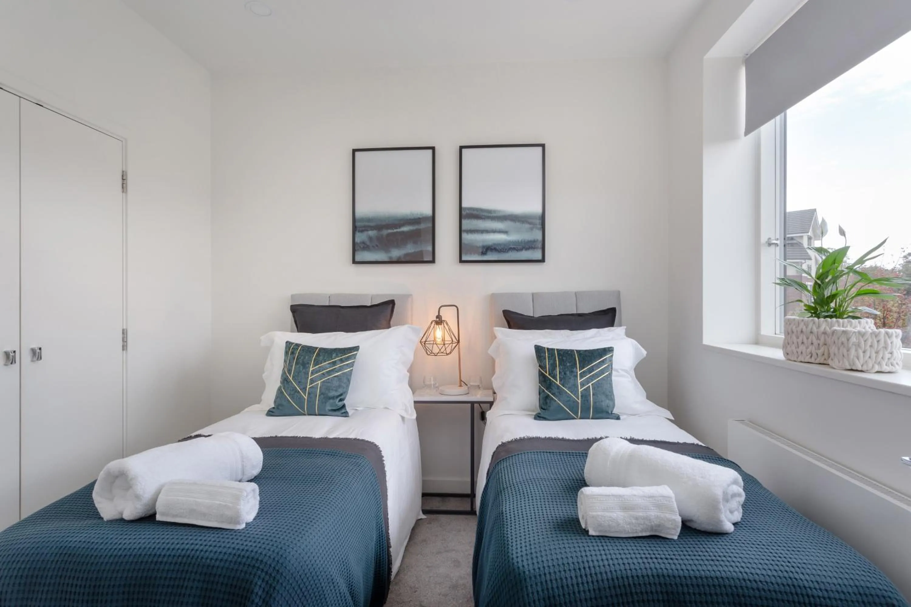 Bedroom, Bed in Luxury Serviced Apartments Stevenage, Hertfordshire