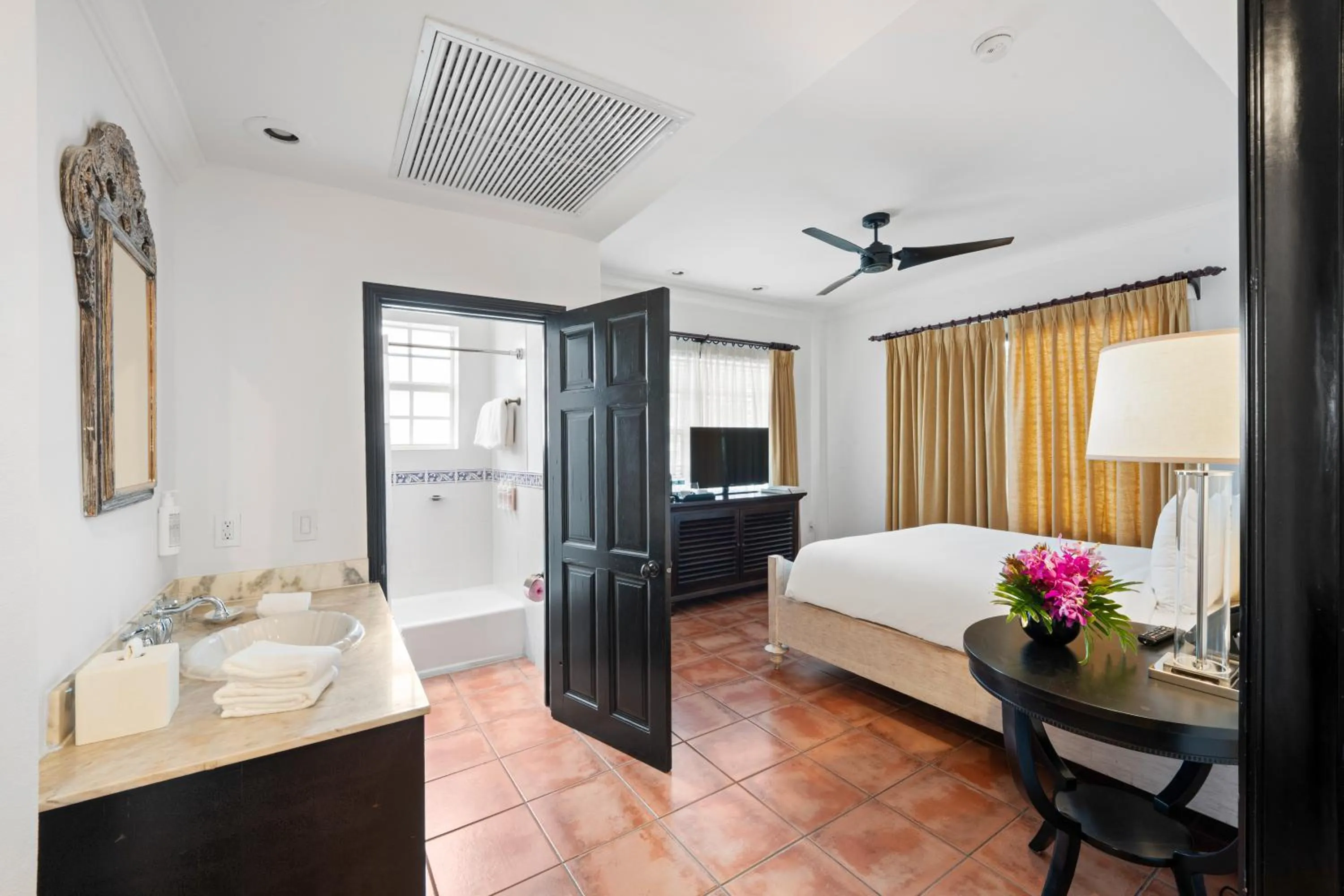 Bathroom, Bed in Casa Faena Miami Beach