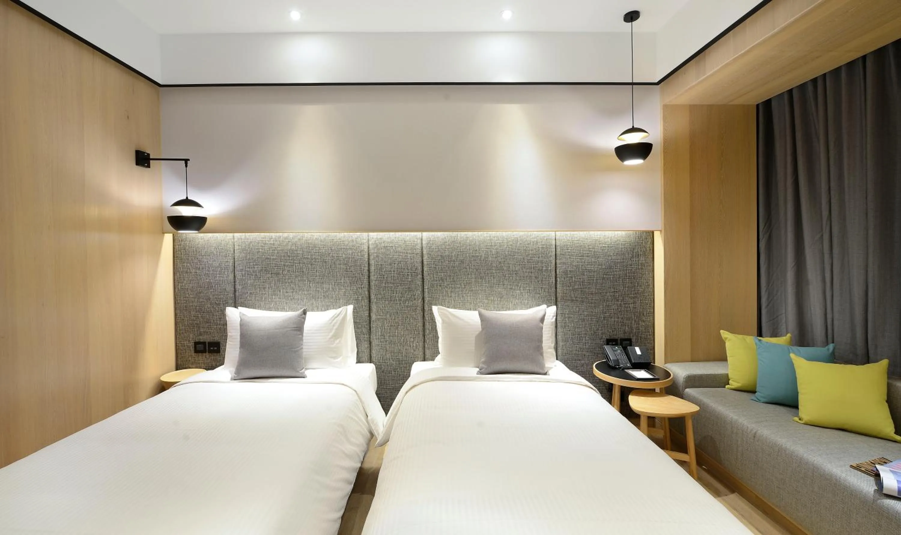 Photo of the whole room, Bed in Evergreen Palace Hotel Chiayi