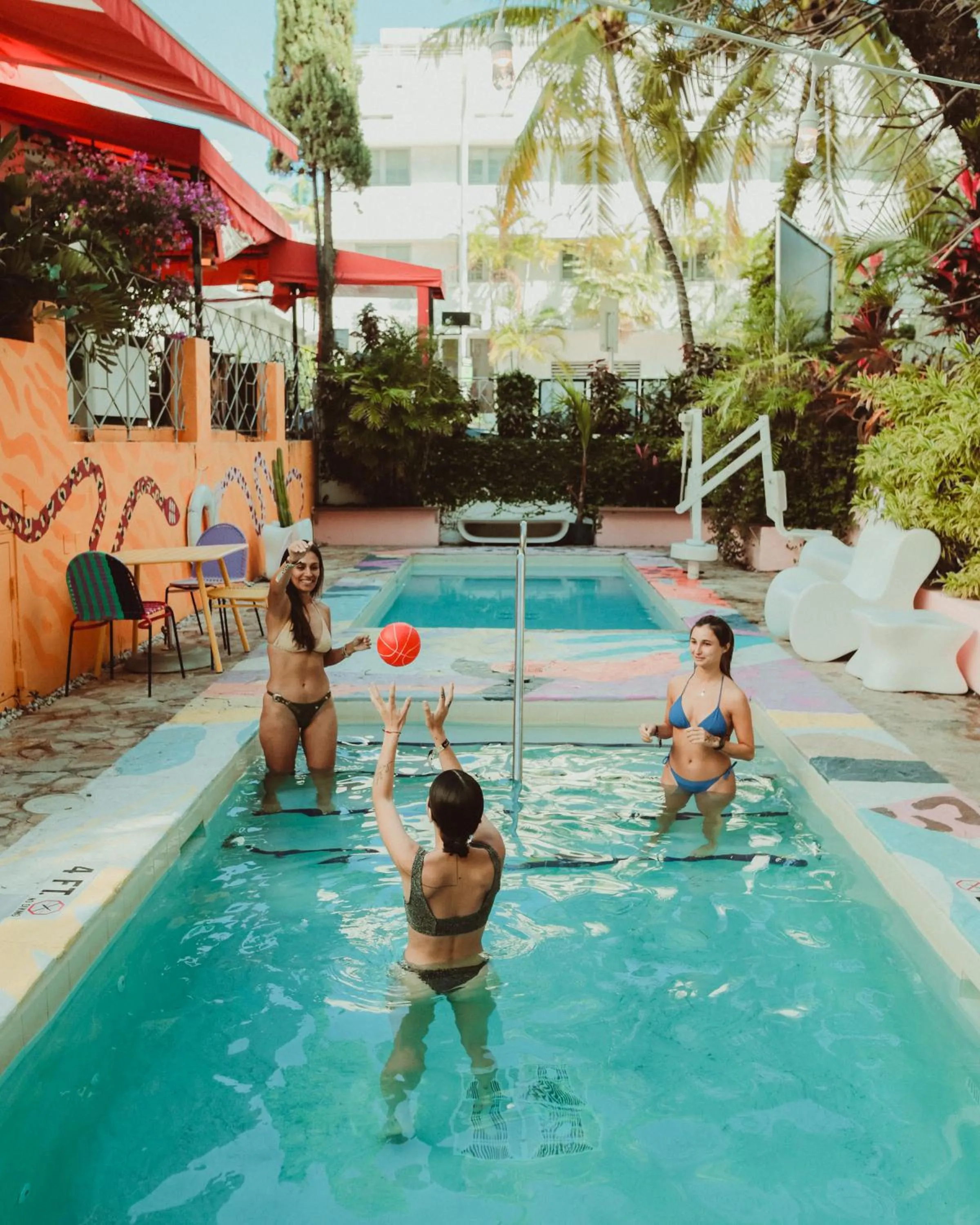 Pool view in Viajero Miami