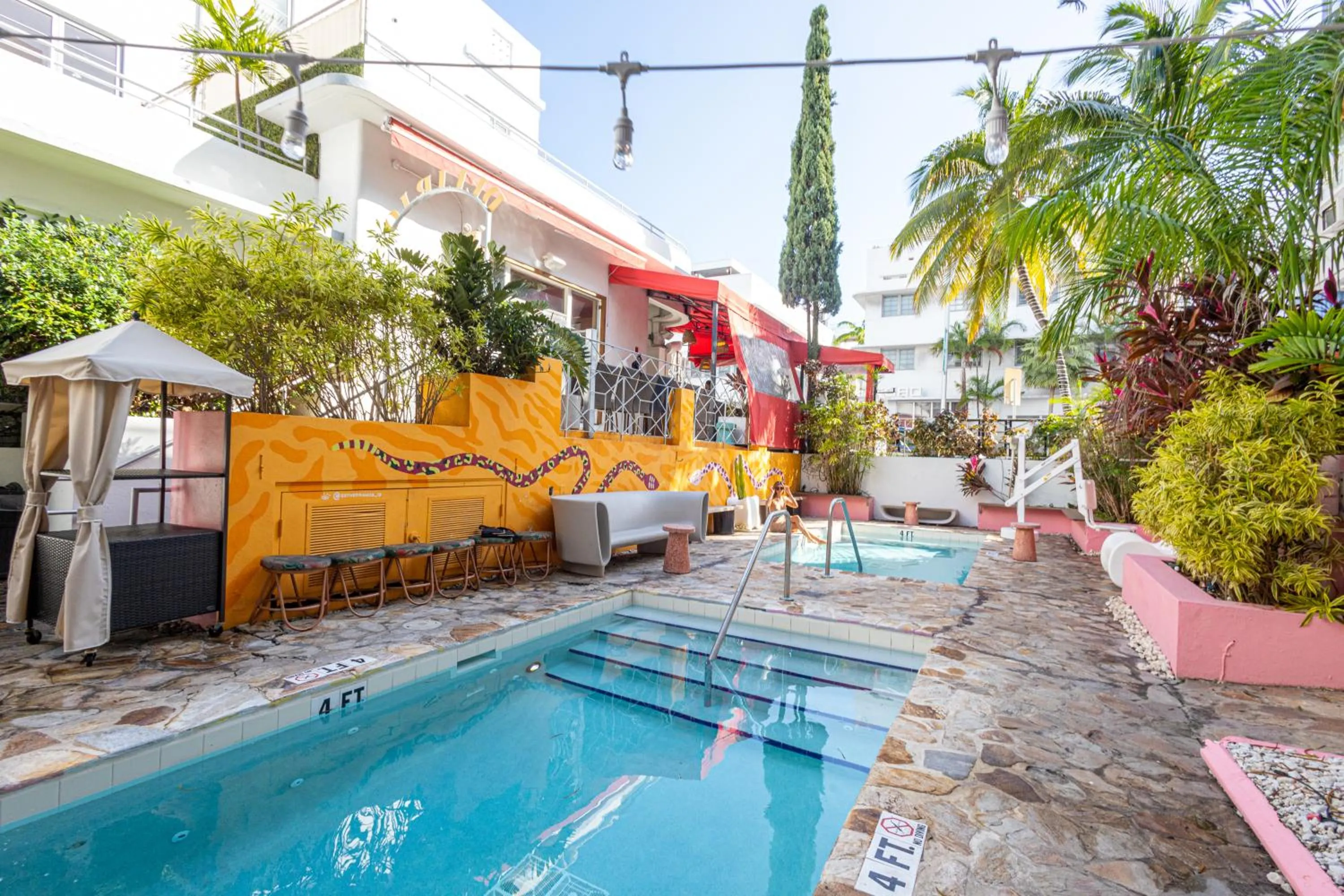 Property building in Viajero Miami