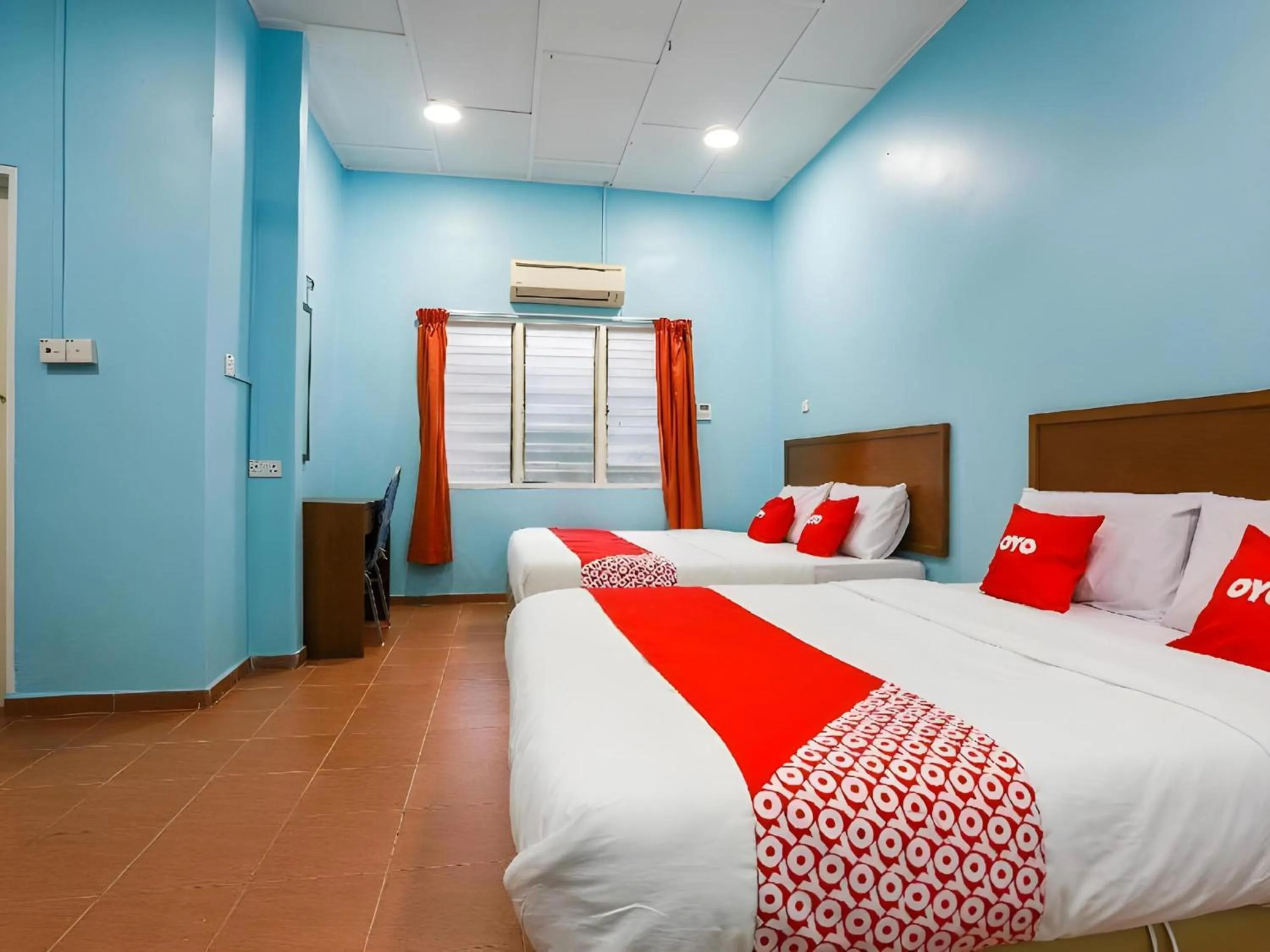 Bedroom, Bed in OYO 44094 Bangi Lanai Hotel