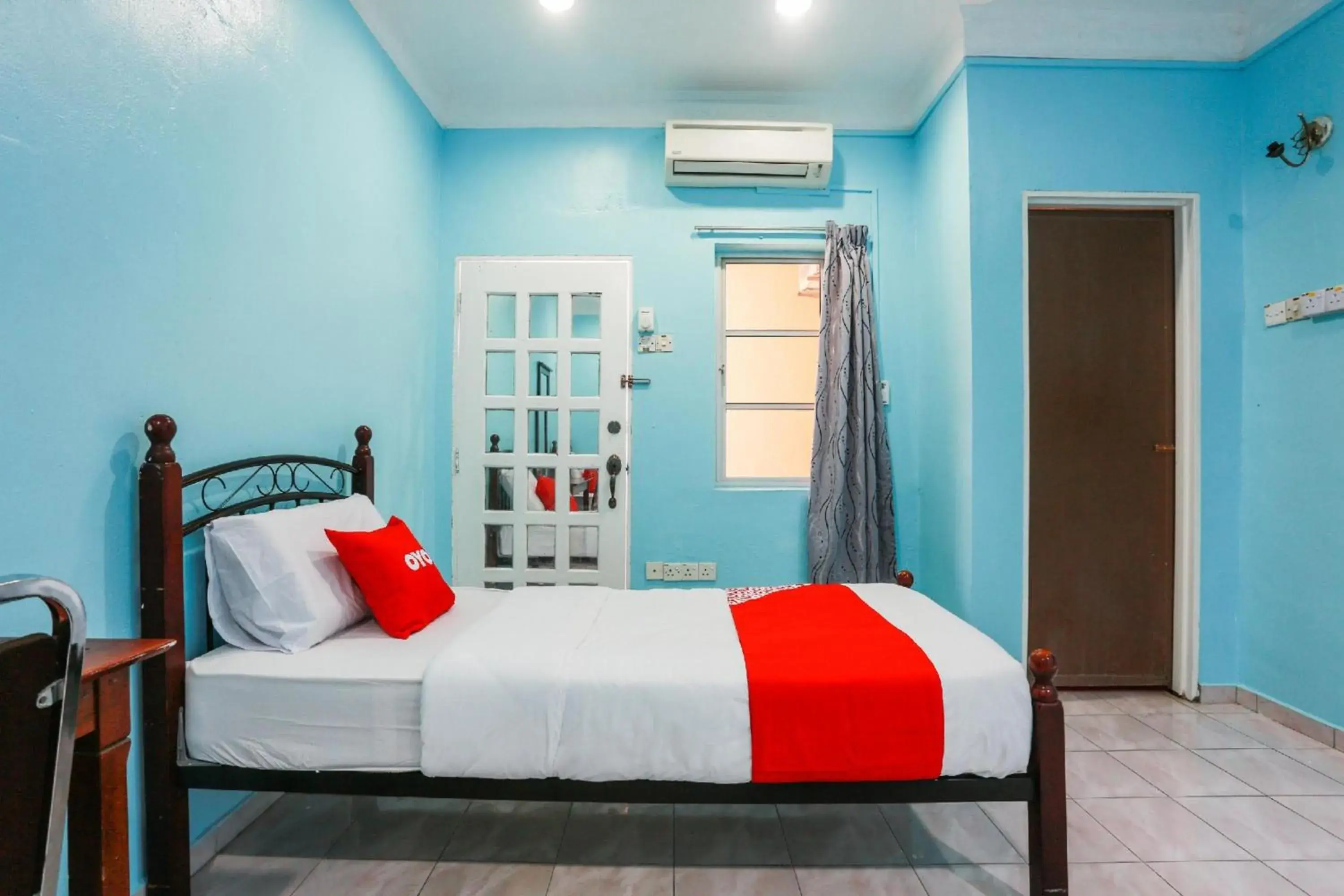 Deluxe Twin Room - single occupancy in OYO 44094 Bangi Lanai Hotel Deluxe Twin Room - single occupancy in OYO 44094 Bangi Lanai Hotel